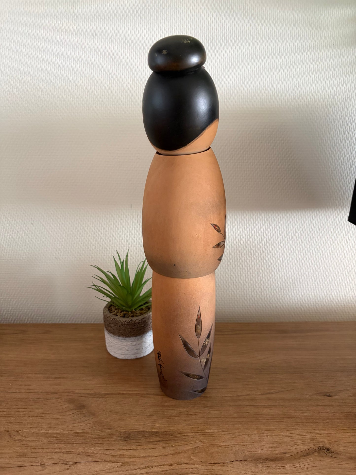 Exclusive vintage Sosaku kokeshi by Aoki Ryoka (1931-)