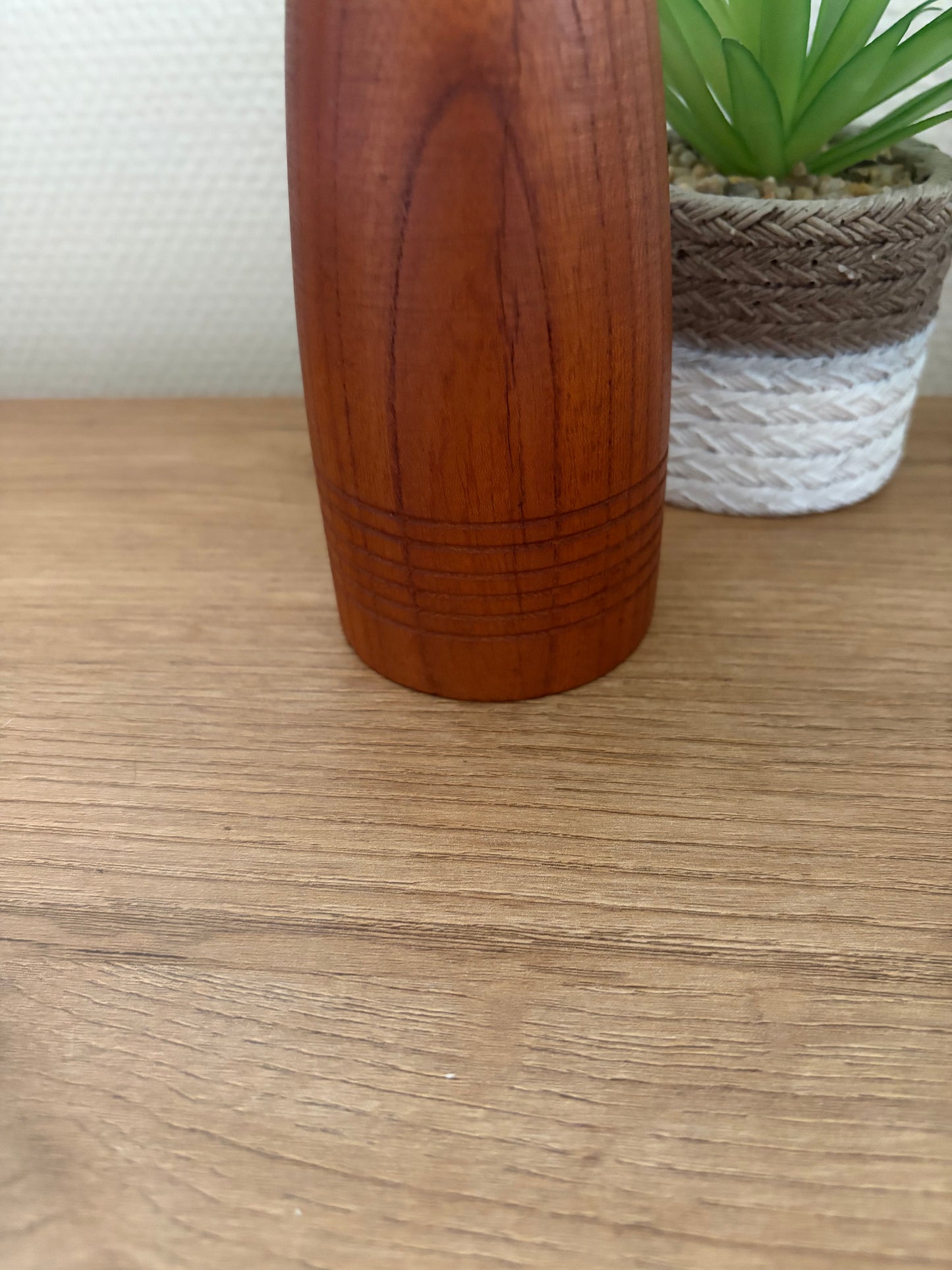 Exclusive Sosaku kokeshi by Shido Shozan (1932-1995)