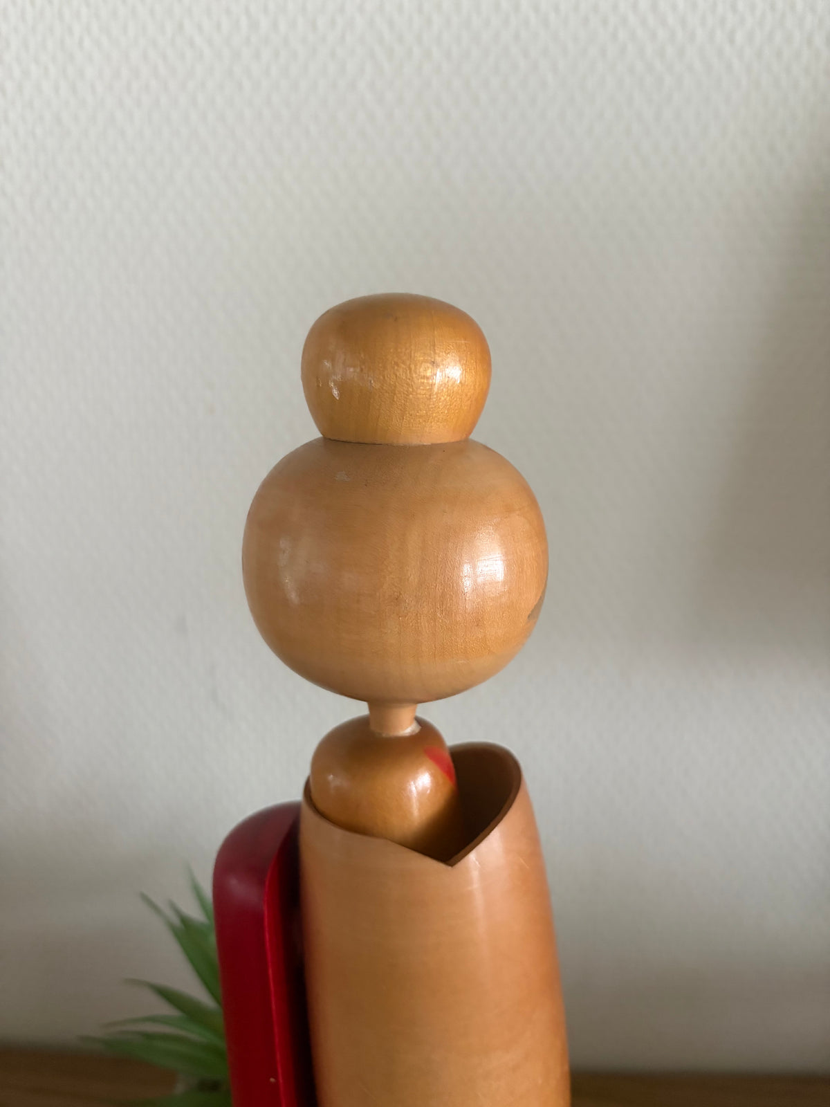 Elegant vintage Sosaku kokeshi by Hajime Miyashita (1940-)