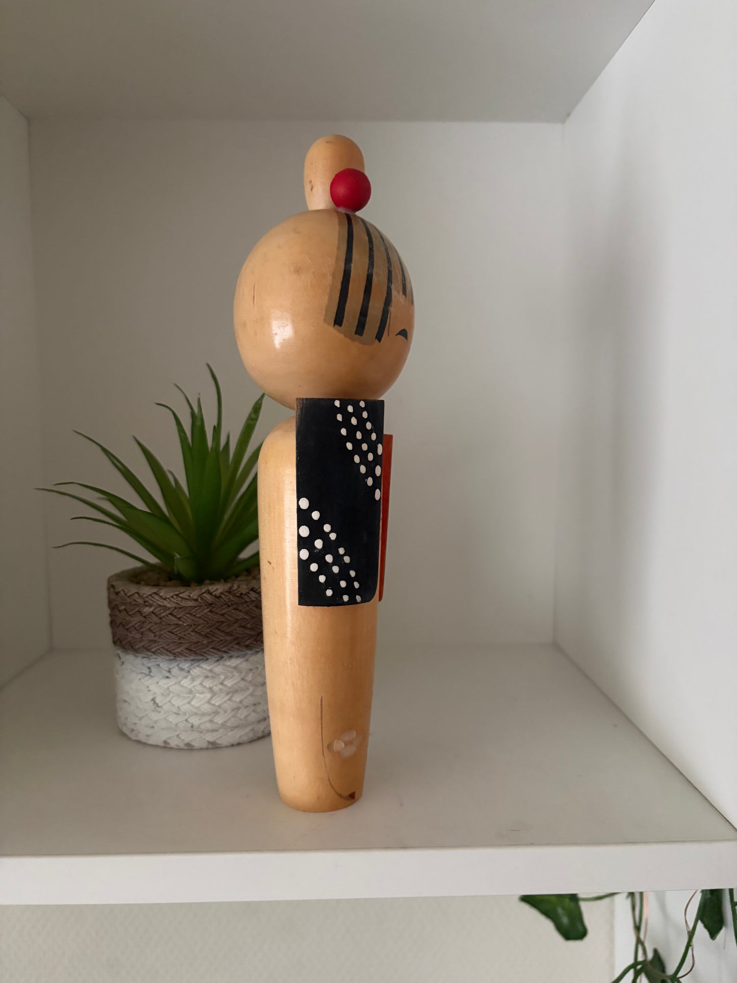 Elegant Vintage Sosaku kokeshi