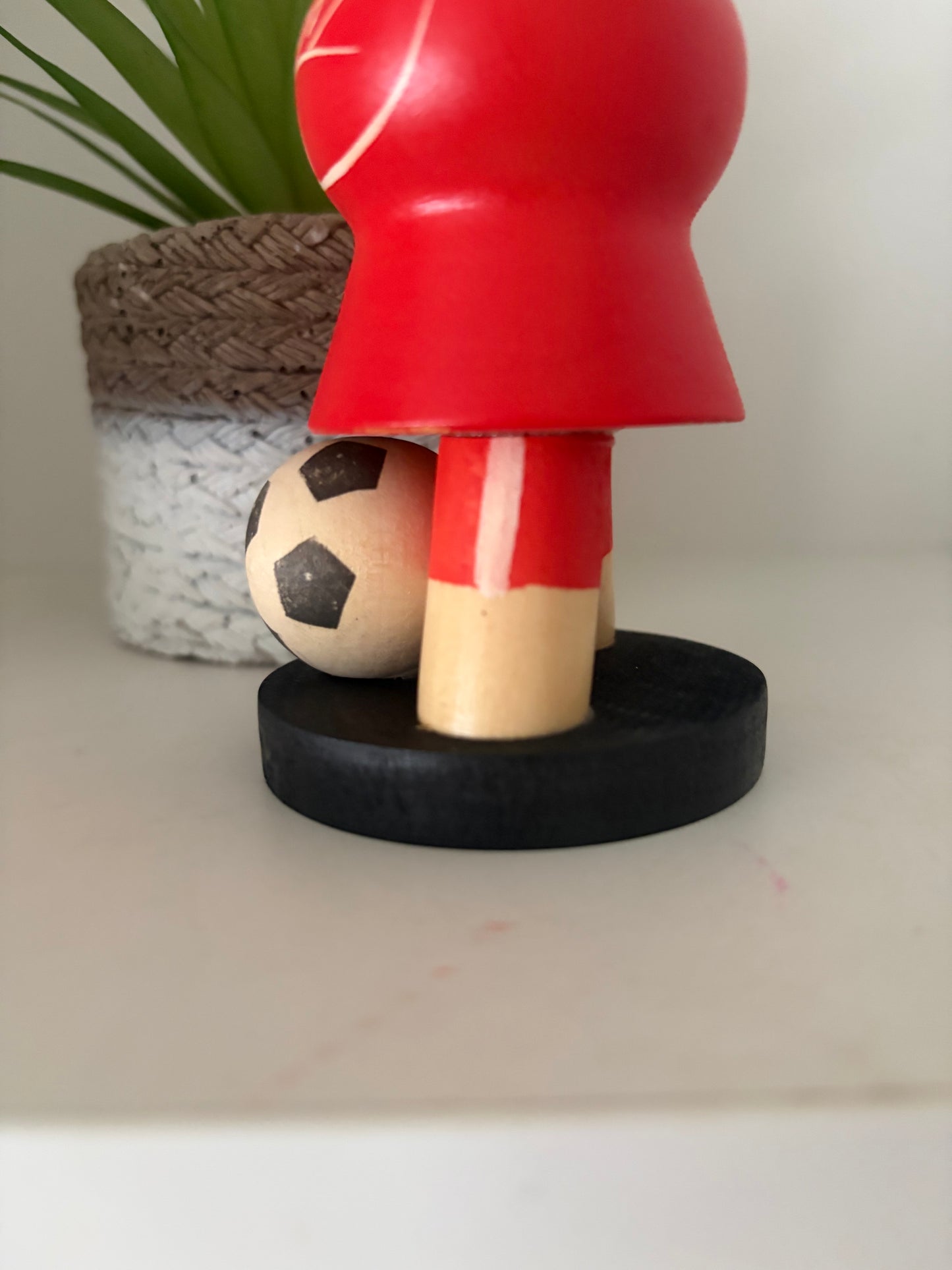 Vintage Sosaku kokeshi by Aoki Ryoka (1931-)