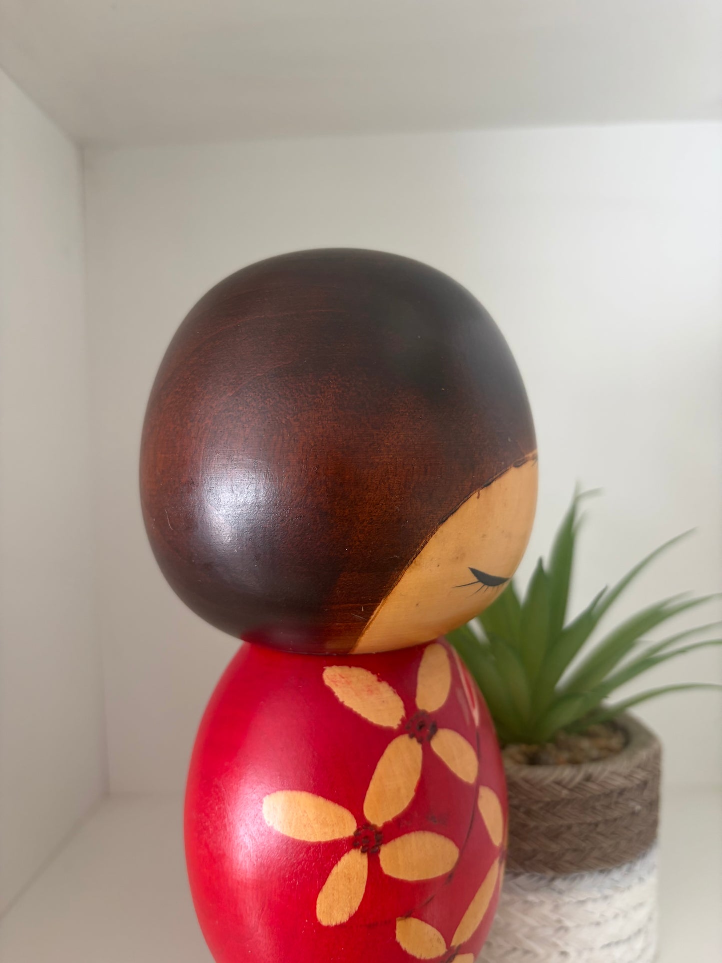 Vintage lovely Sosaku kokeshi by Chie Tamura