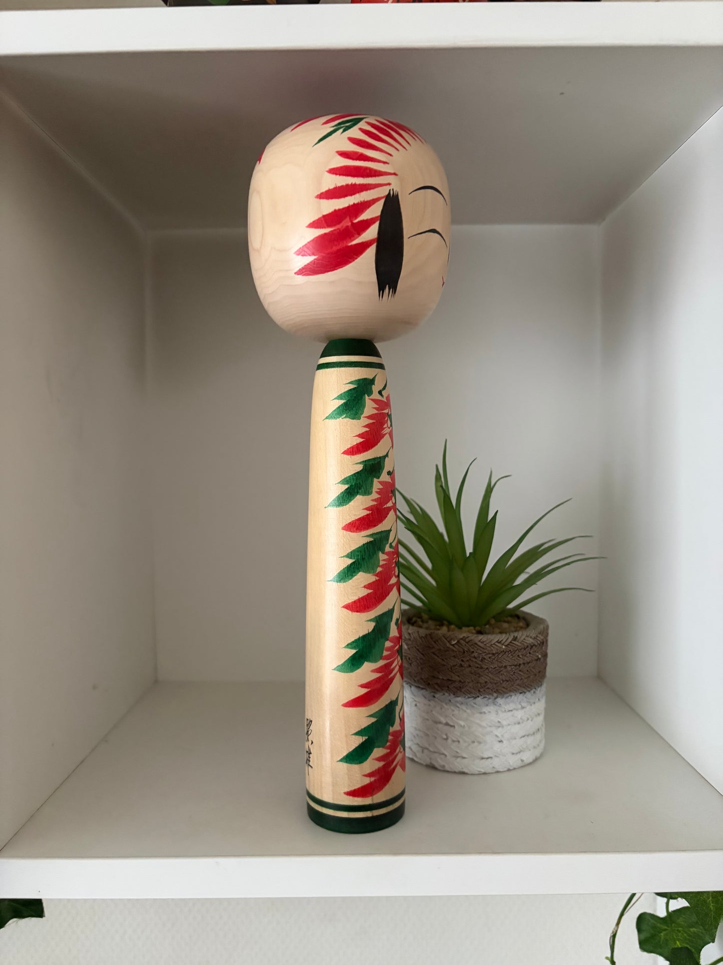 Lovely vintage traditional Togatta kokeshi by Teruo Sato (1919-)