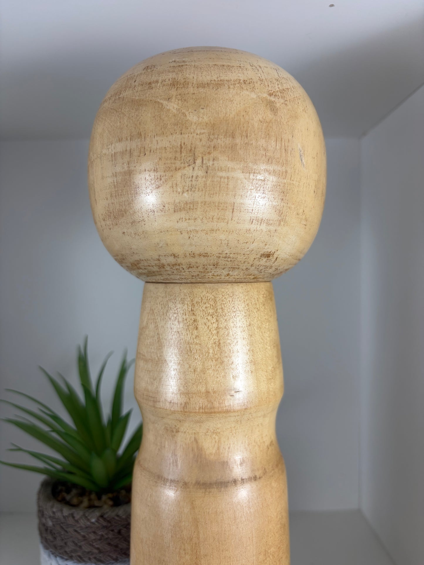 Rare vintage Sosaku kokeshi by Aida Seiho (Harumine) (1926-1998)