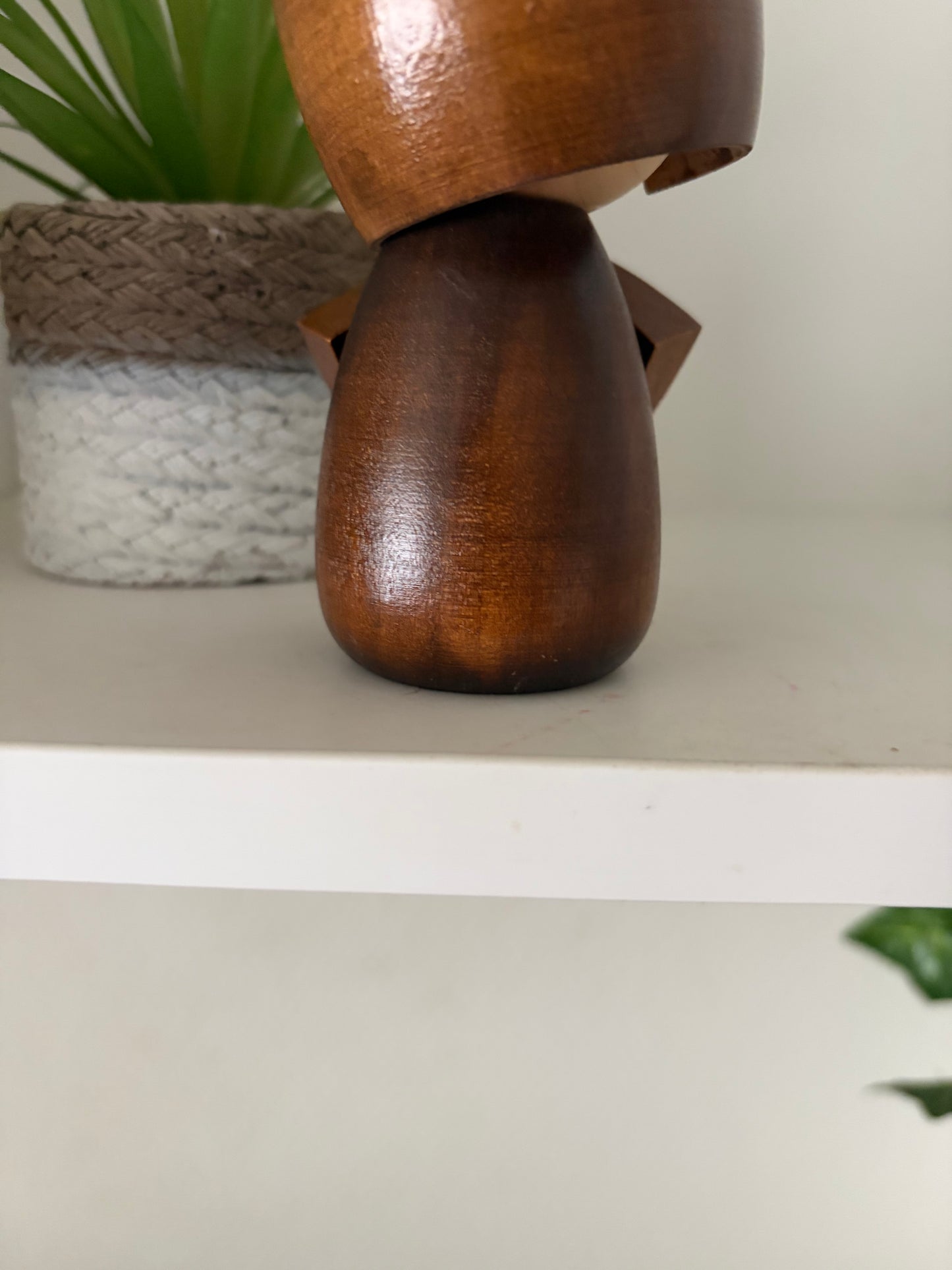 Lovely vintage Sosaku kokeshi by Ishida Tomio