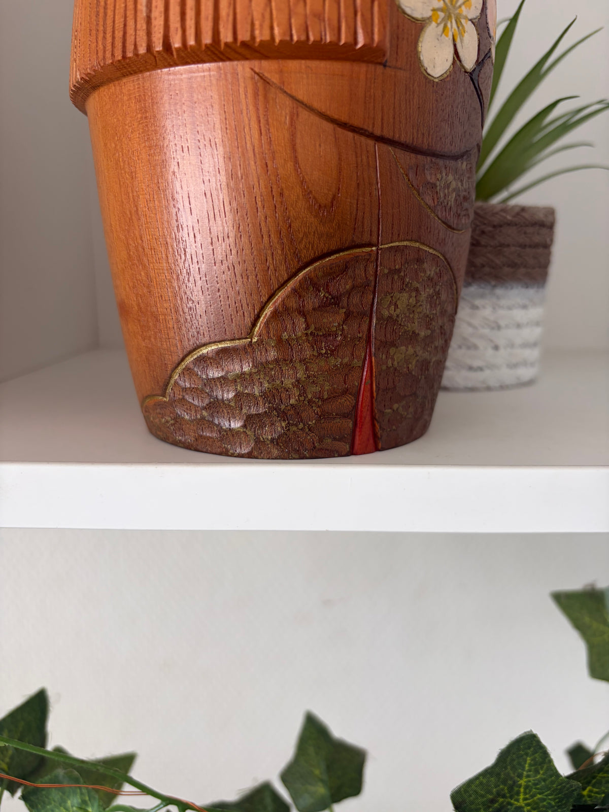 Exclusive Sosaku kokeshi by Aoki Ryoka (1931-)