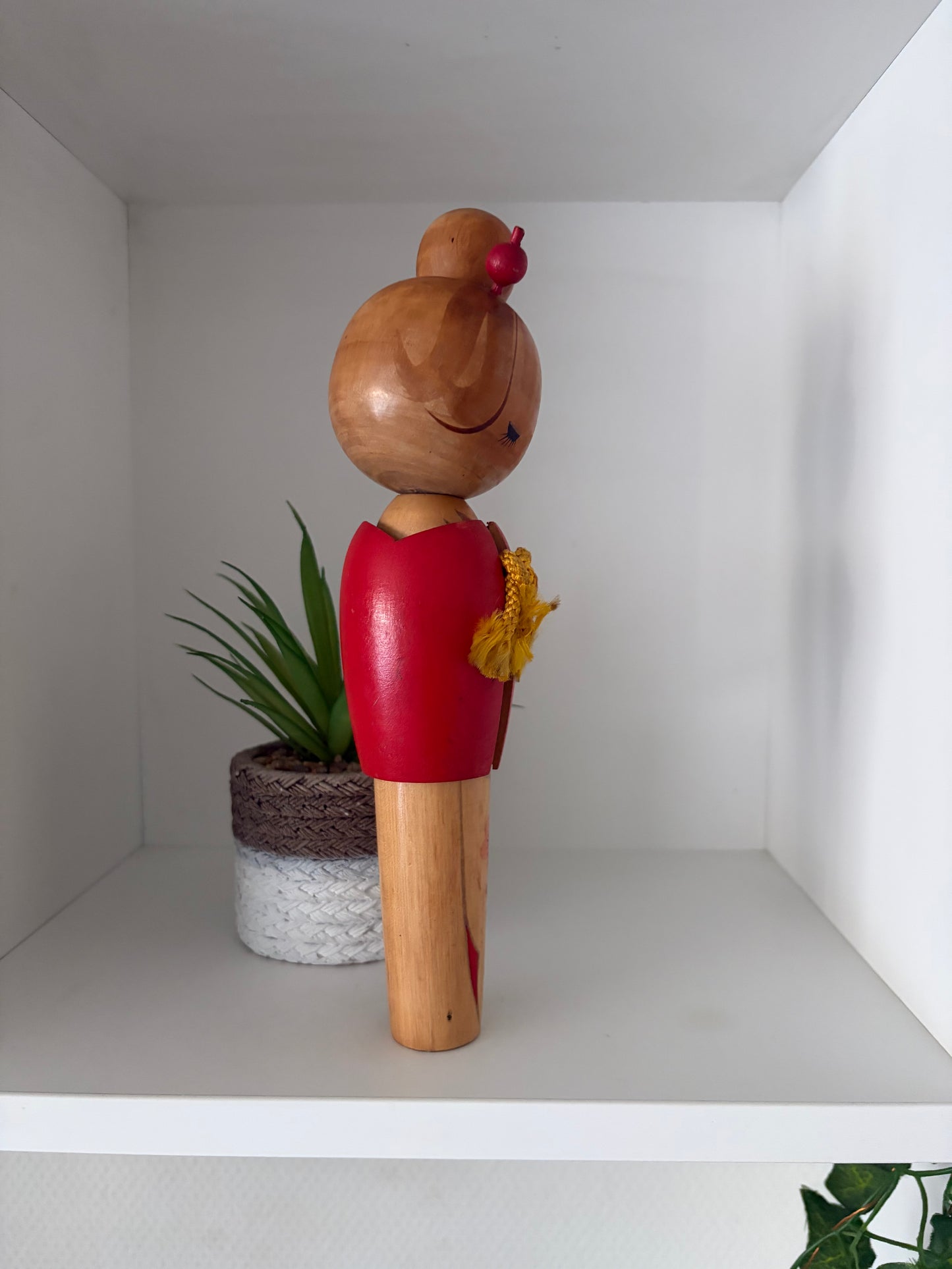 Vintage Sosaku kokeshi by Hajime Miyashita (1940-)