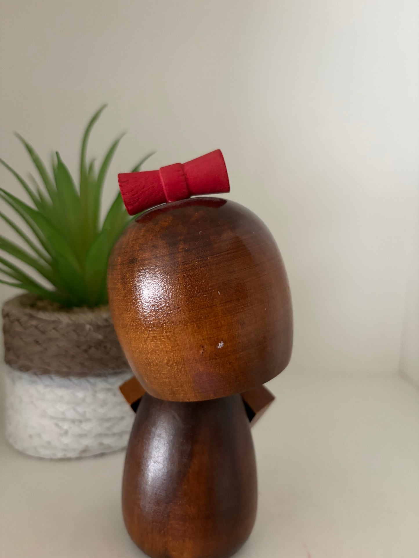 Lovely vintage Sosaku kokeshi by Ishida Tomio