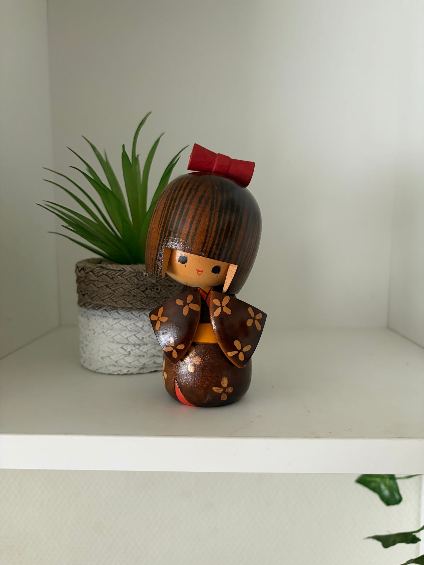 Lovely vintage Sosaku kokeshi by Ishida Tomio