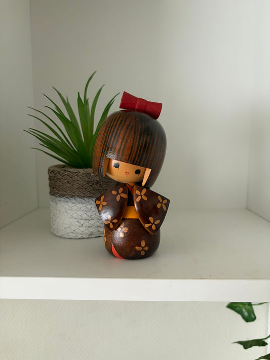 Lovely vintage Sosaku kokeshi by Ishida Tomio
