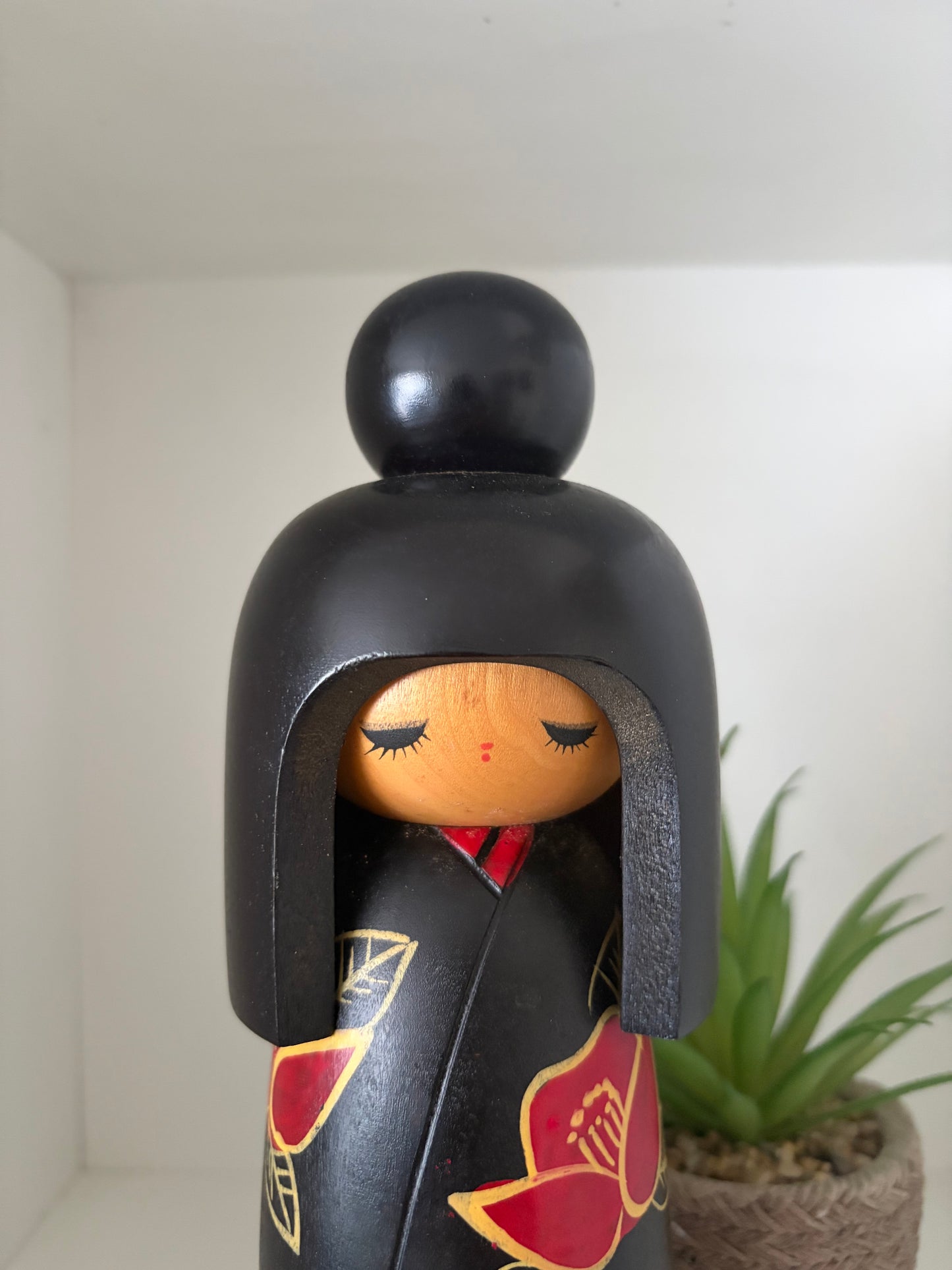 Vintage Gumma kokeshi by Hajime Miyashita (1940-)