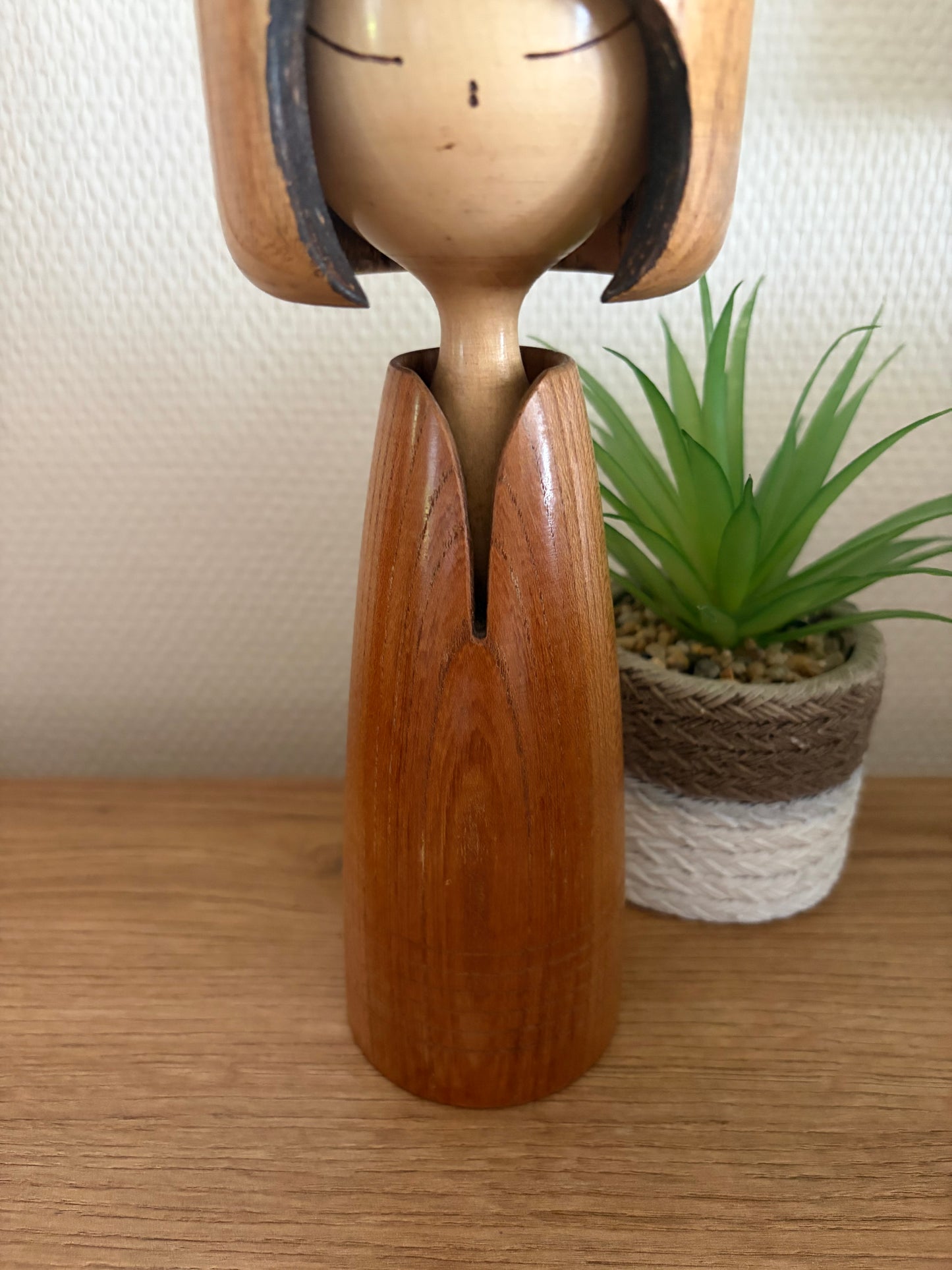 Exclusive Sosaku kokeshi by Shido Shozan (1932-1995)