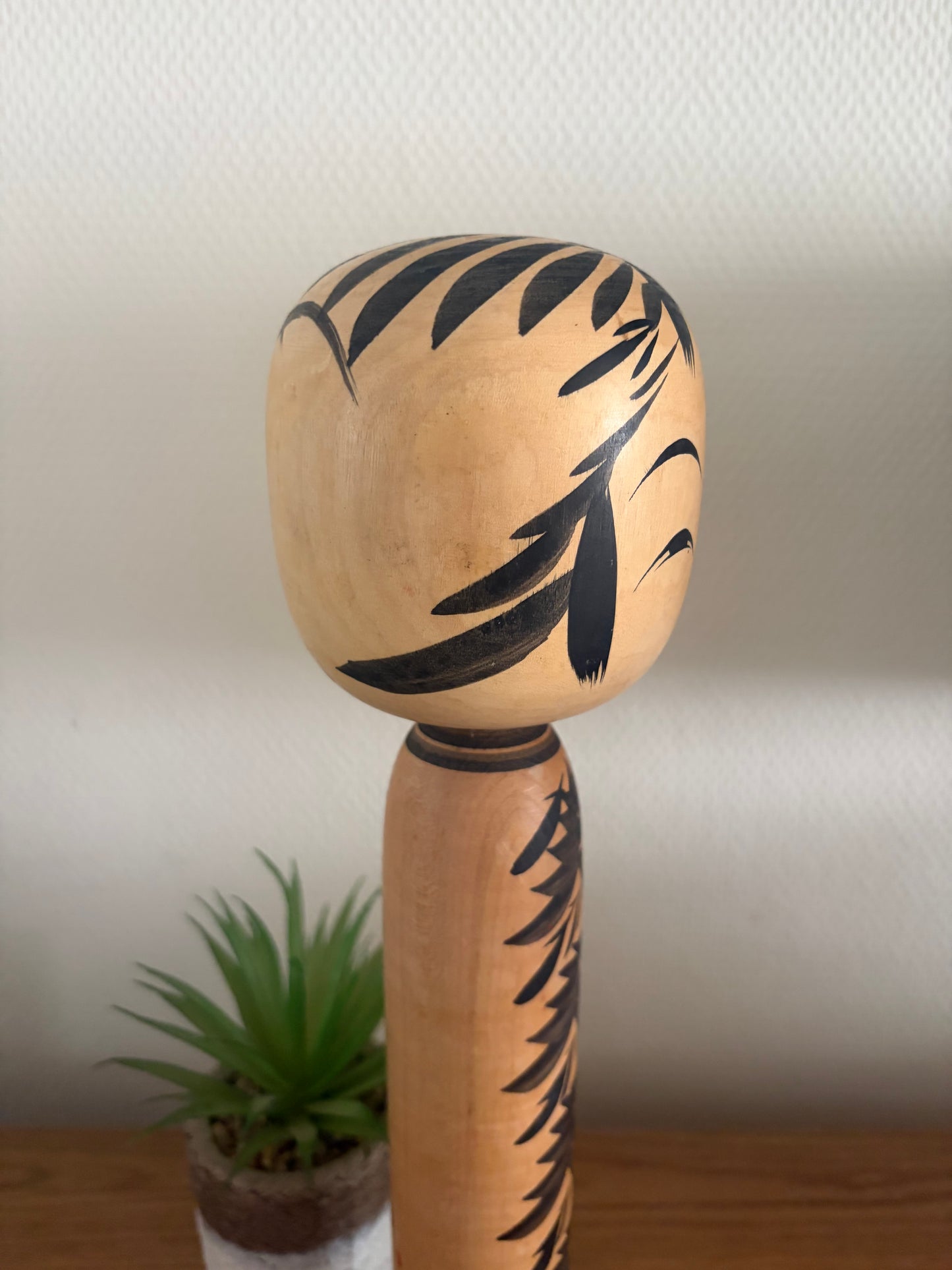 Vintage Monochrome Togatta kokeshi by Sato Fumio