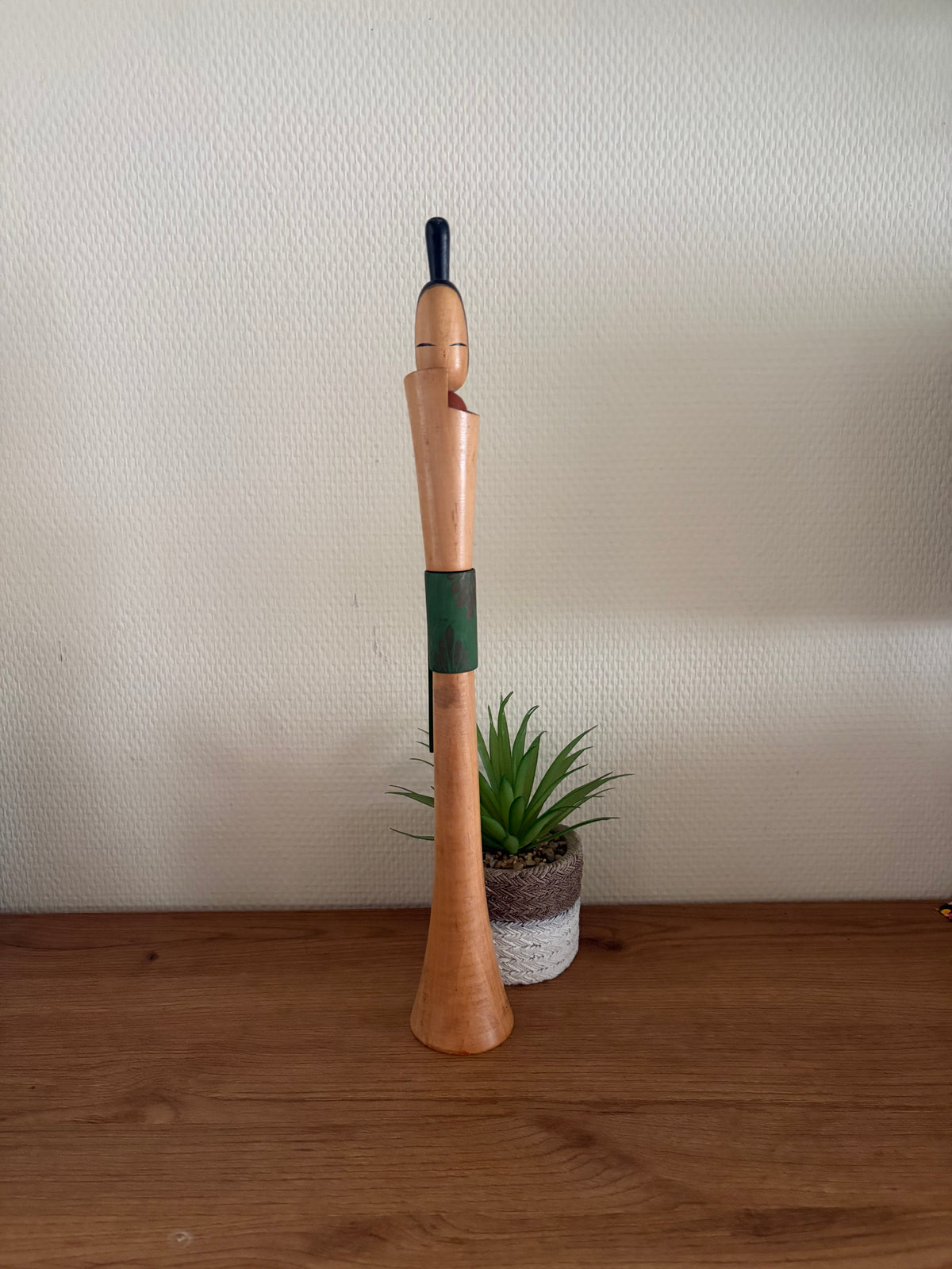 Rare vintage Sosaku kokeshi by Shido Shozan (1932-1995)