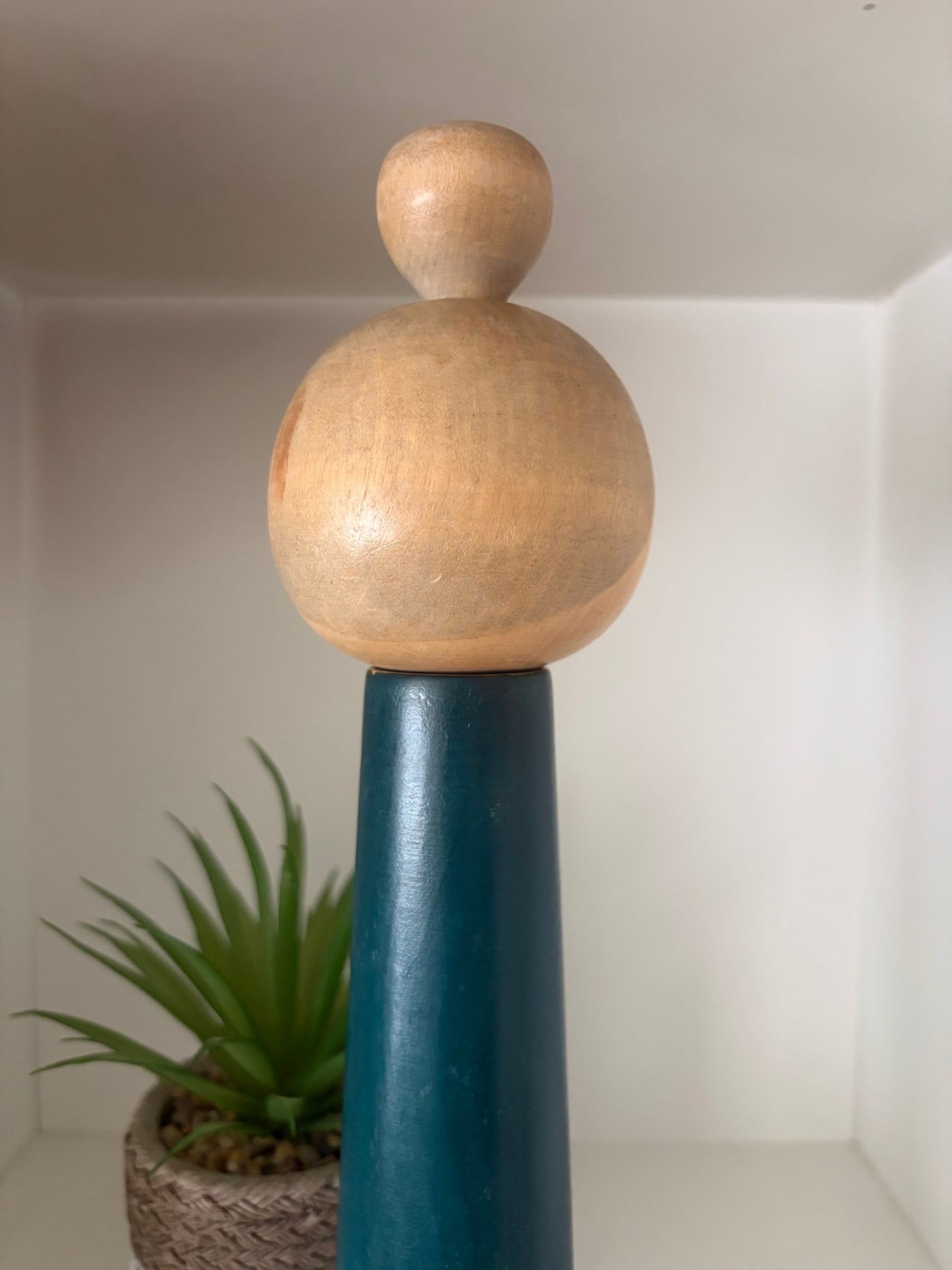 Vintage Sosaku kokeshi by Issetsu Kuribayashi (1924-2011)