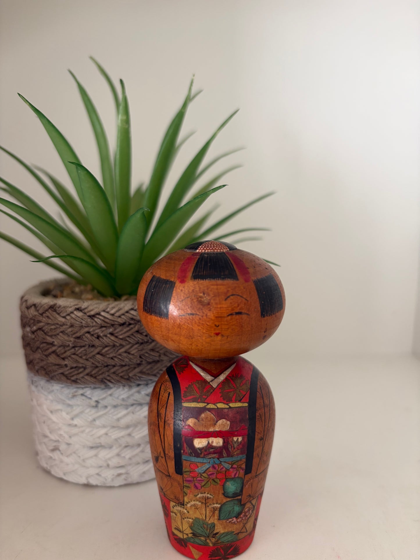 Exclusive Kijiyama kokeshi made by Takano Yohachi (1907-1994)