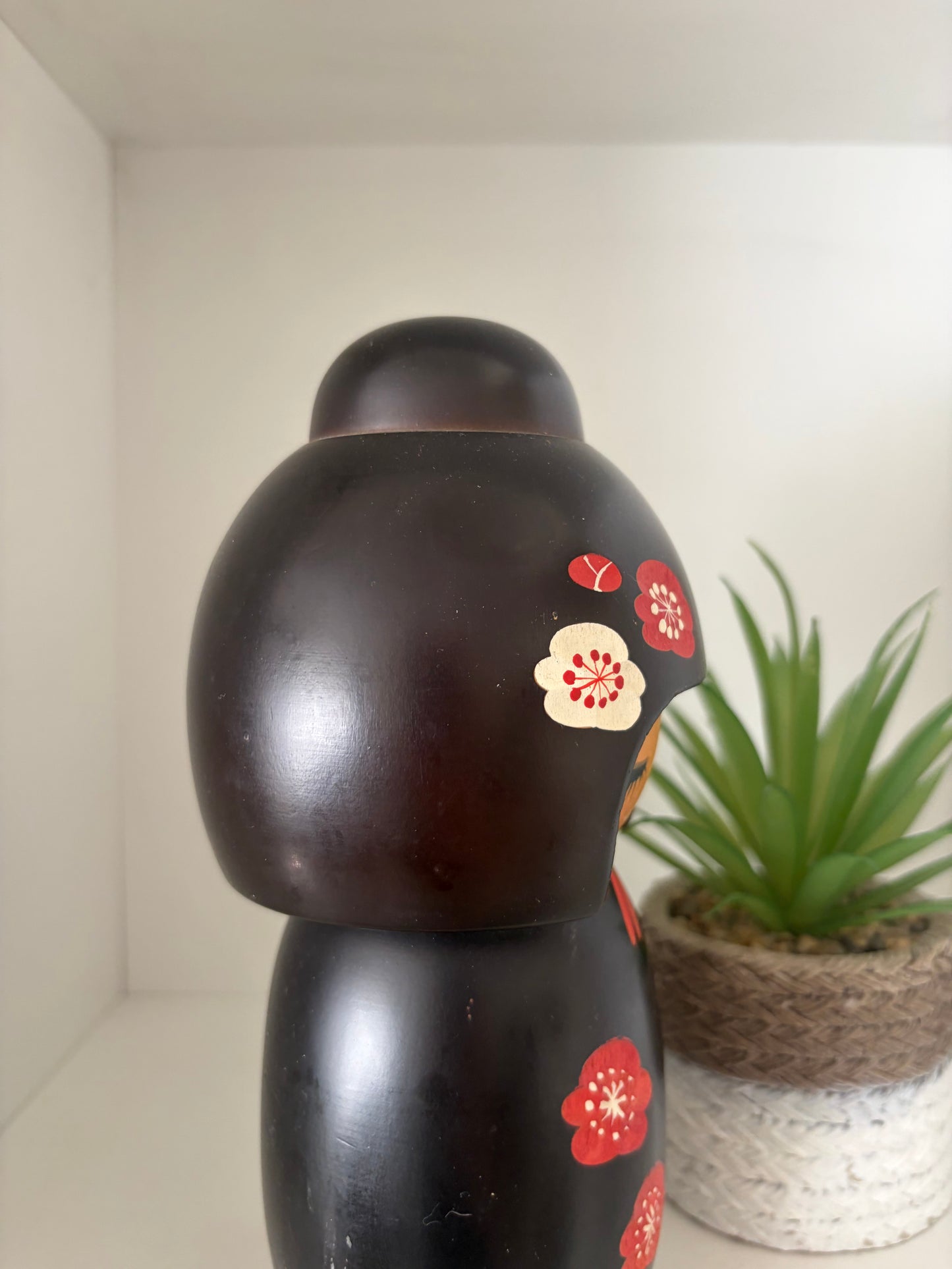 Vintage Sosaku kokeshi by Hajime Miyashita (1940-)