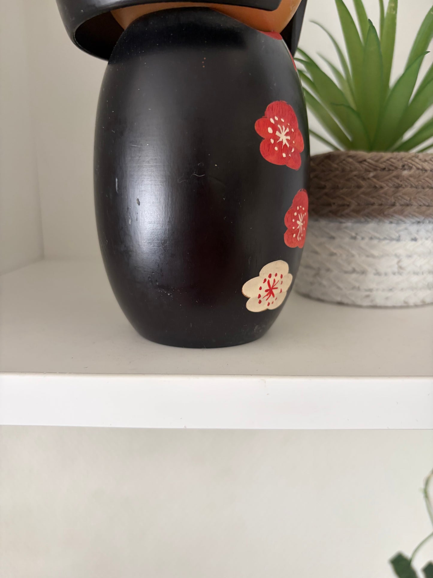 Vintage Sosaku kokeshi by Hajime Miyashita (1940-)