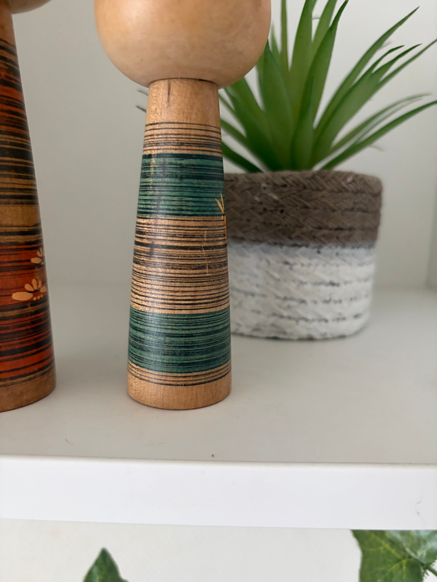 Vintage pair Sosaku kokeshi by Sanpei Yamanaka (1926-2012) - Mother and child