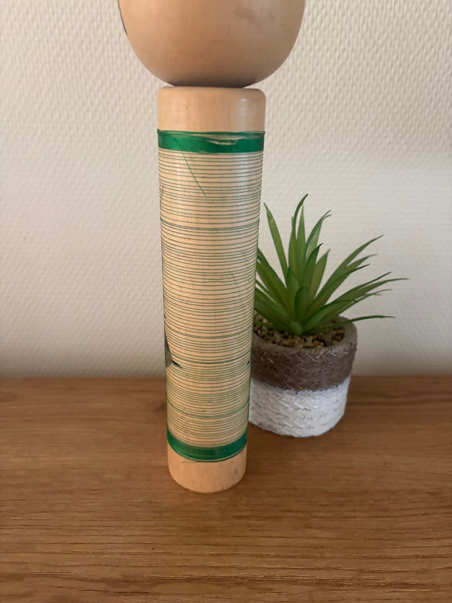Rare vintage Sosaku kokeshi by Aida Seiho (Harumine) (1926-1998)