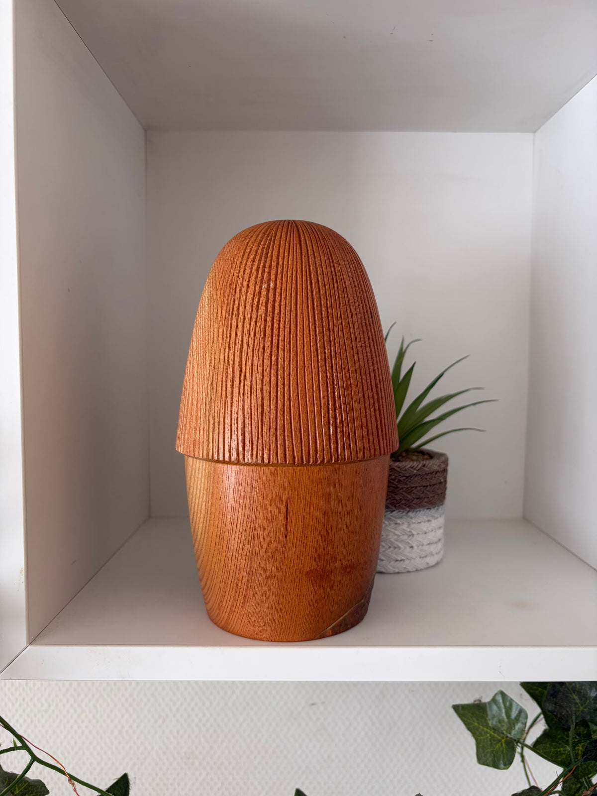 Exclusive Sosaku kokeshi by Aoki Ryoka (1931-)