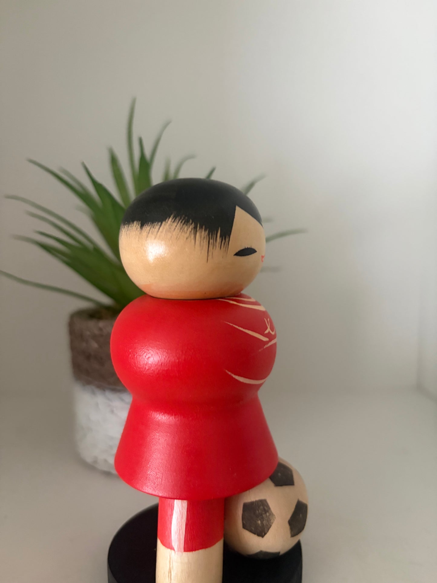 Vintage Sosaku kokeshi by Aoki Ryoka (1931-)
