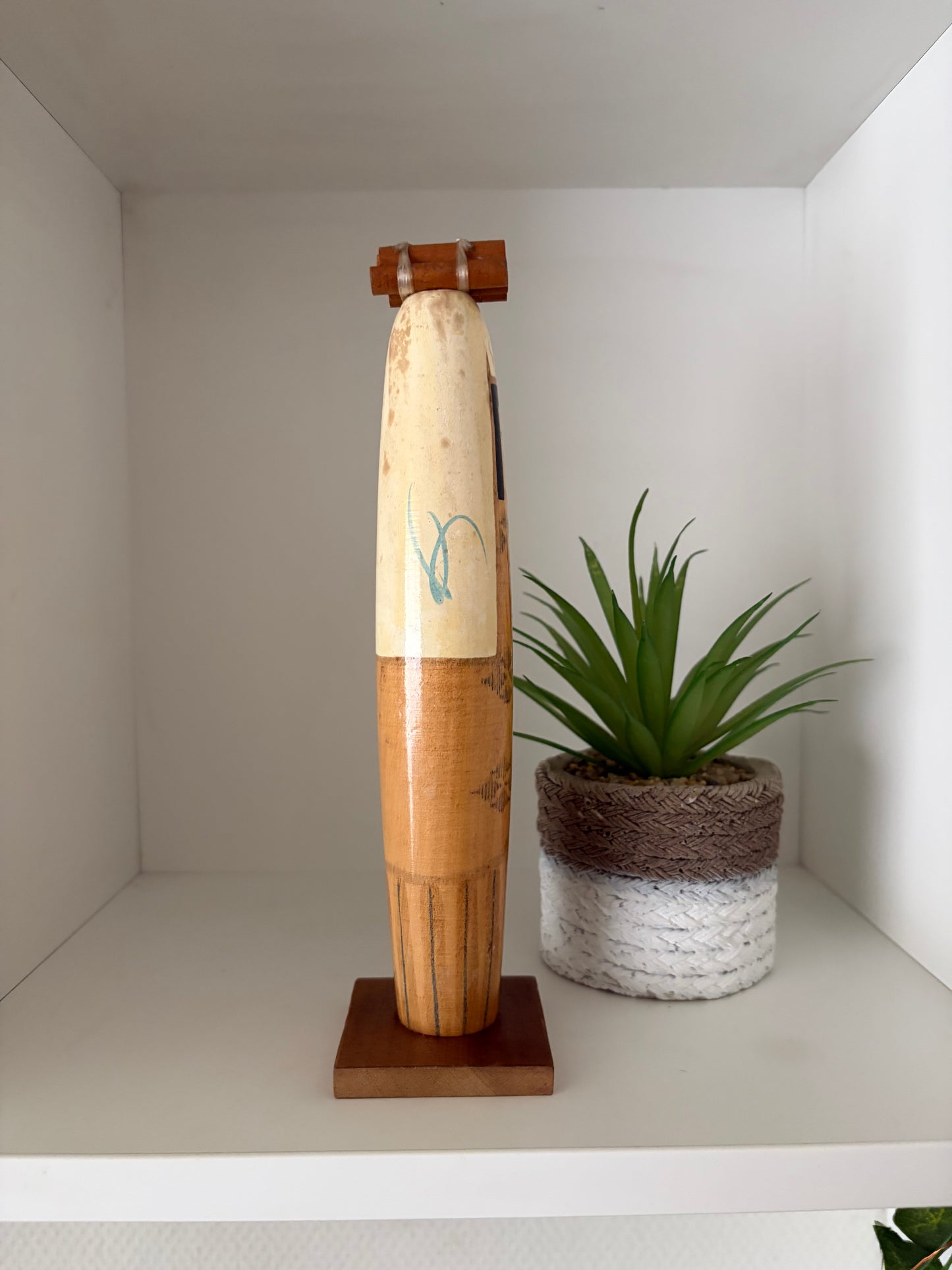 Vintage Sosaku kokeshi by Issetsu Kuribayashi (1924-2011)