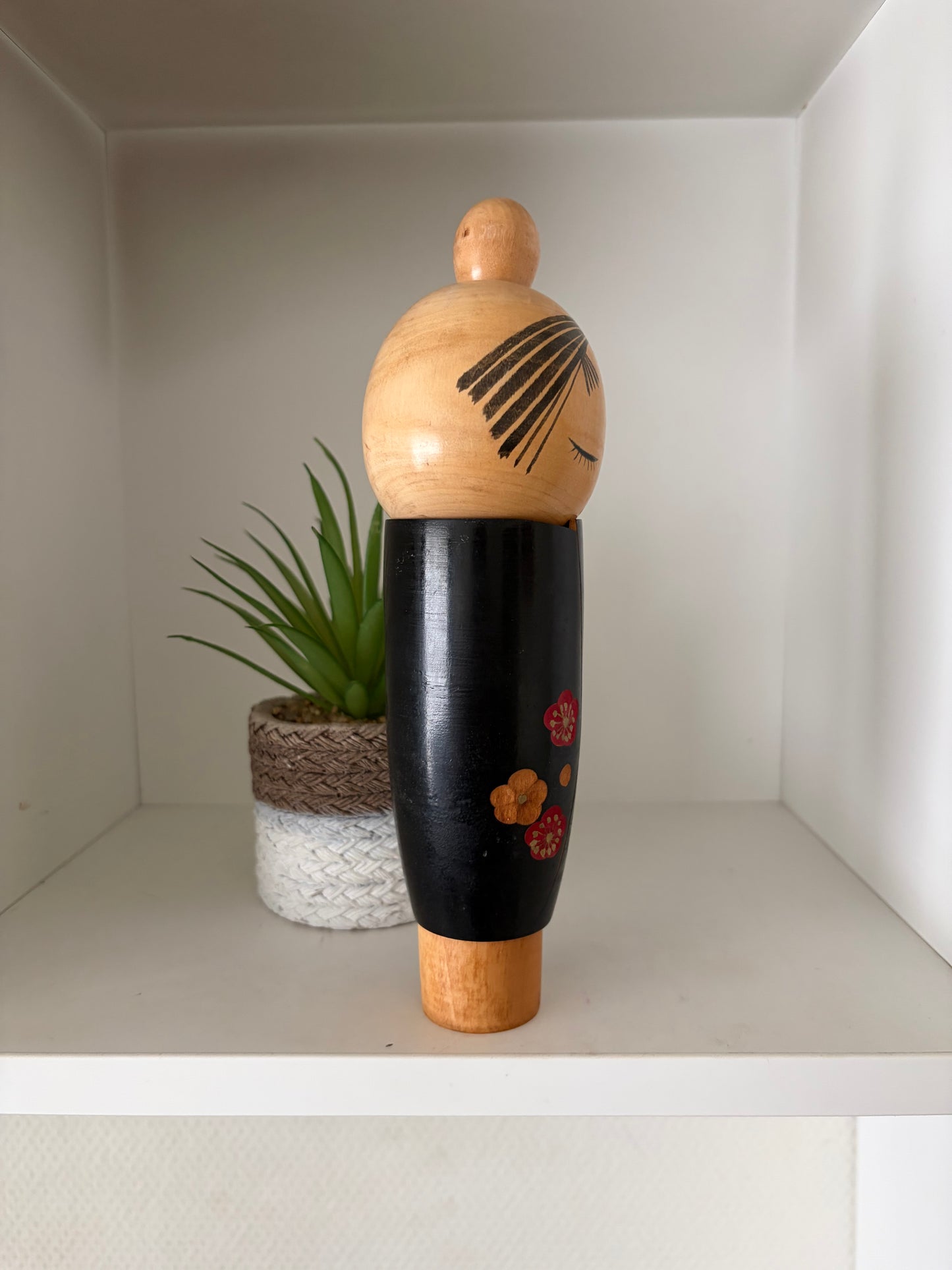 Vintage Sosaku Kokeshi made by Sato Suigai (1920-)