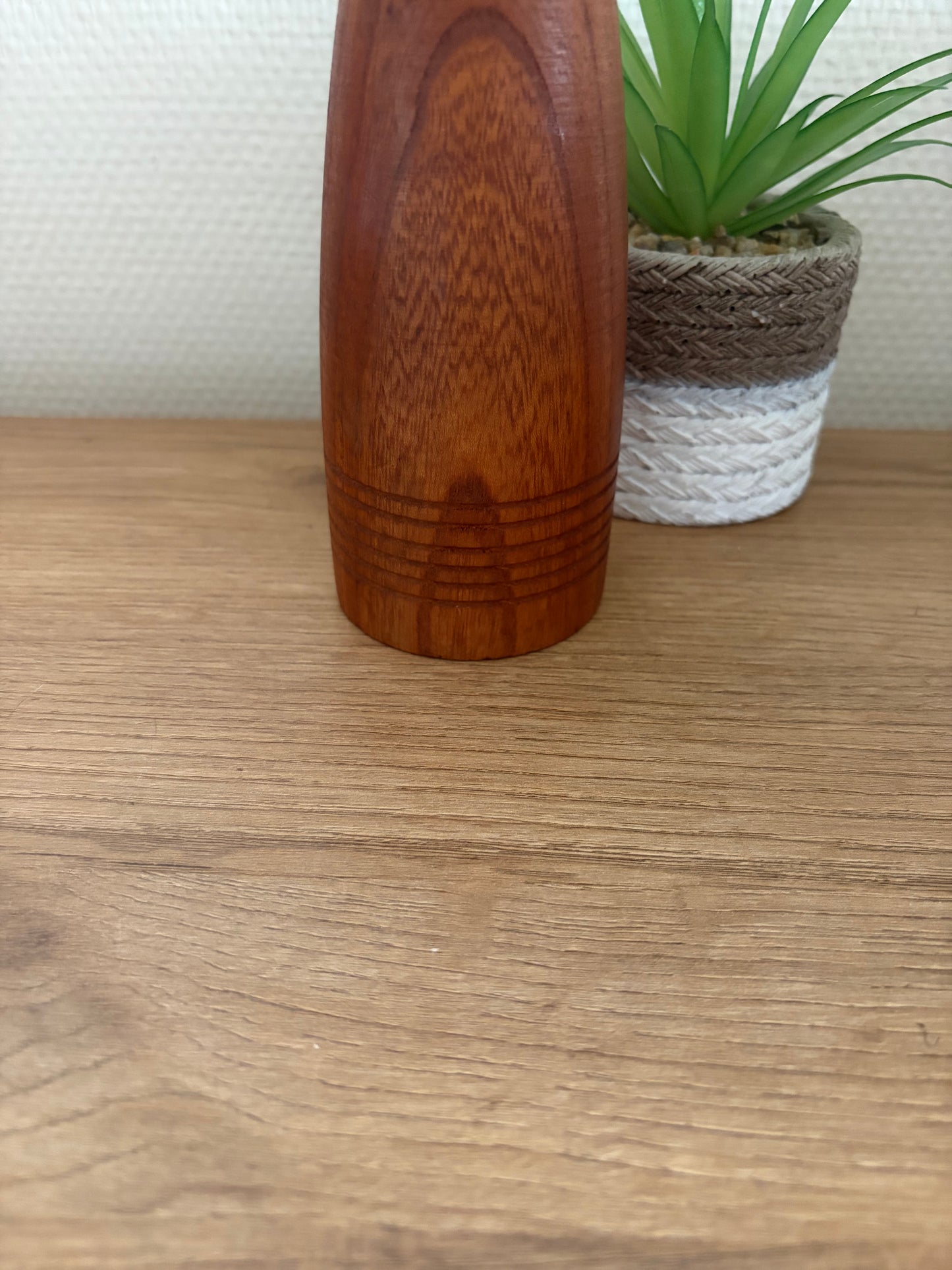 Exclusive Sosaku kokeshi by Shido Shozan (1932-1995)