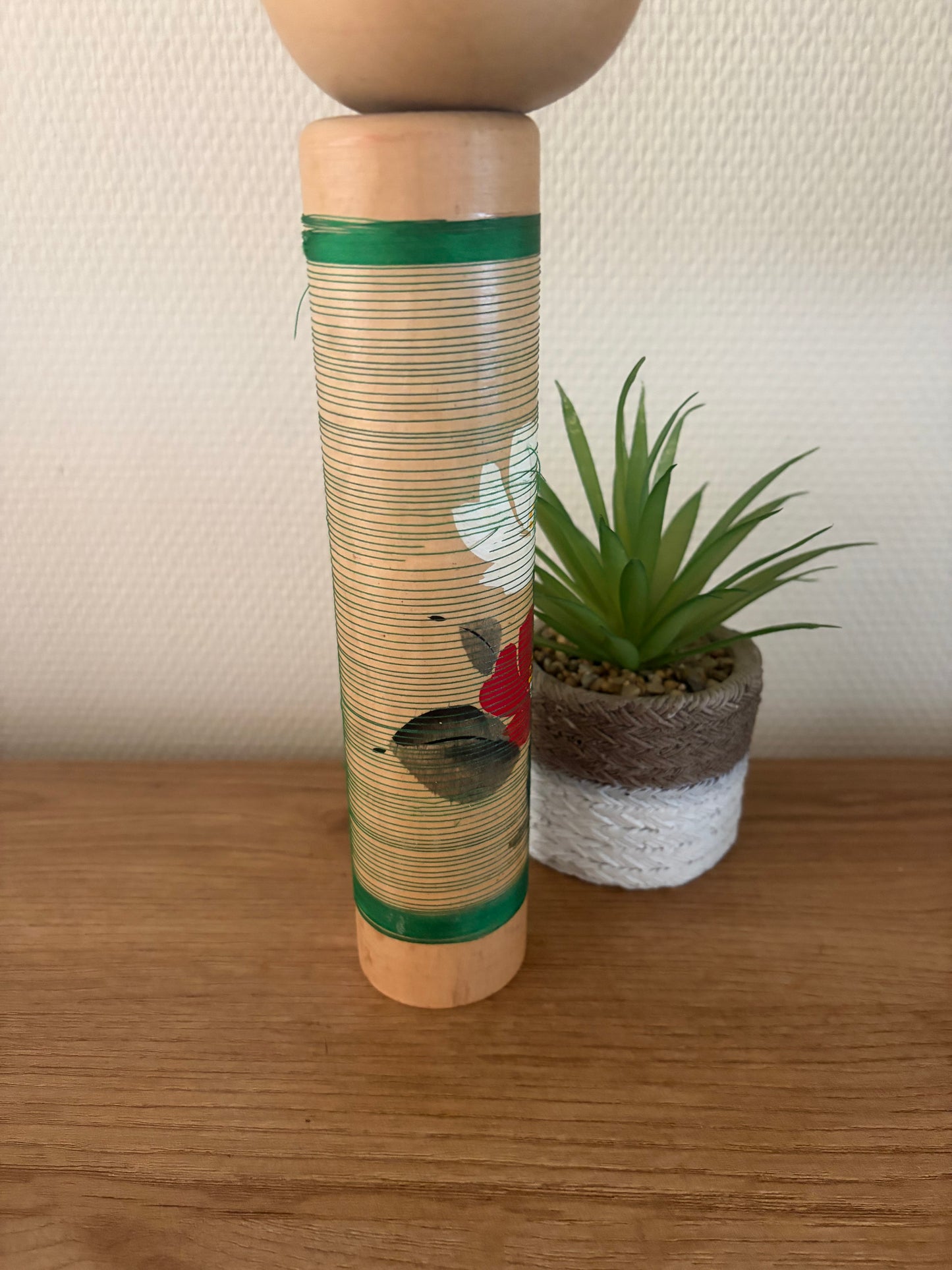 Rare vintage Sosaku kokeshi by Aida Seiho (Harumine) (1926-1998)