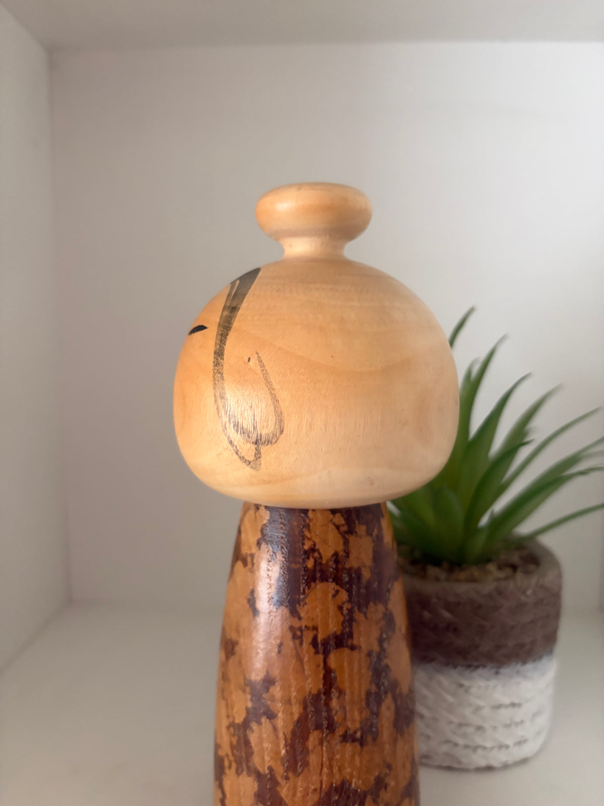 Rare vintage Sosaku kokeshi by Issetsu Kuribayashi (1924 - 2011)