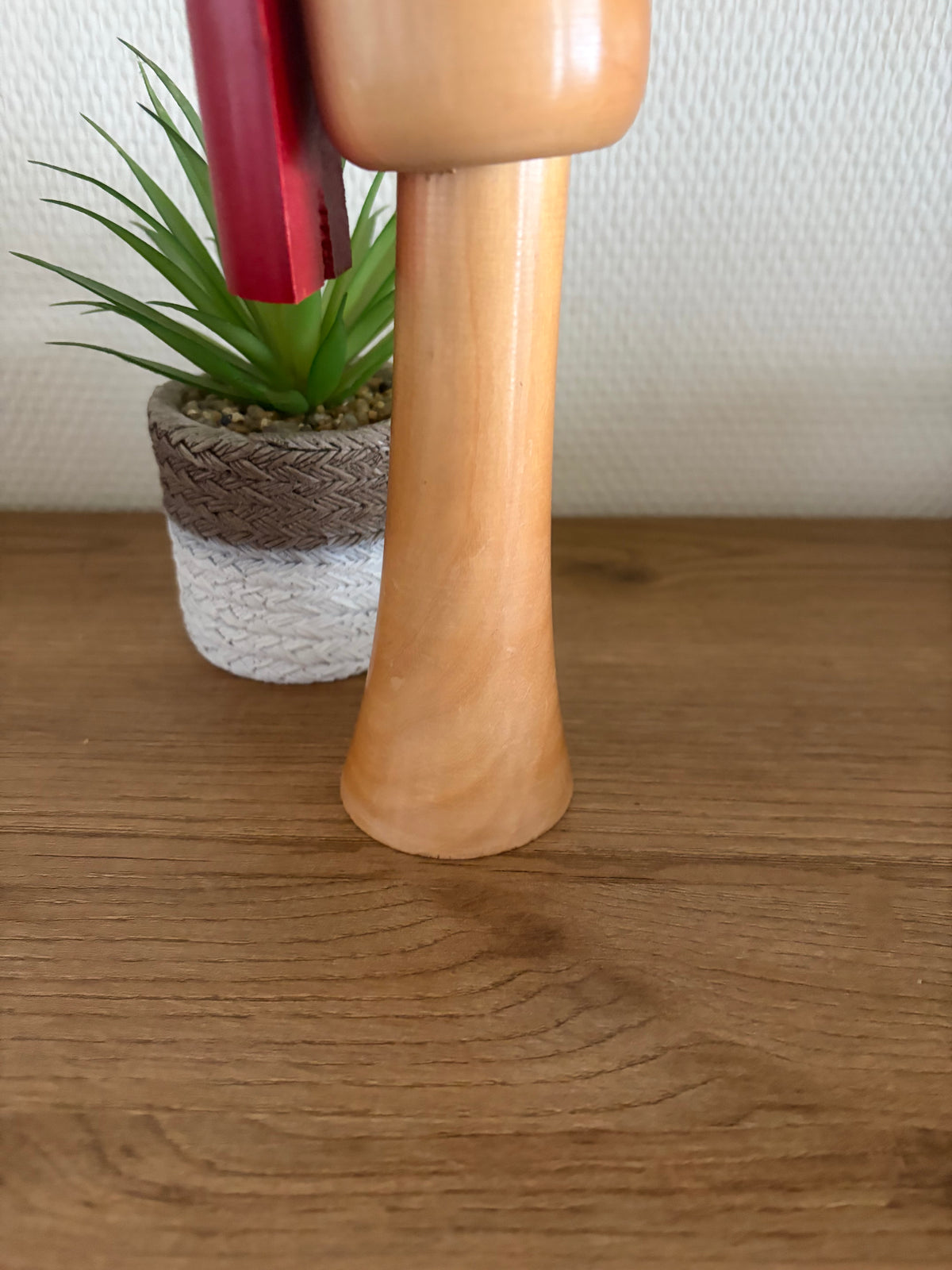Elegant vintage Sosaku kokeshi by Hajime Miyashita (1940-)