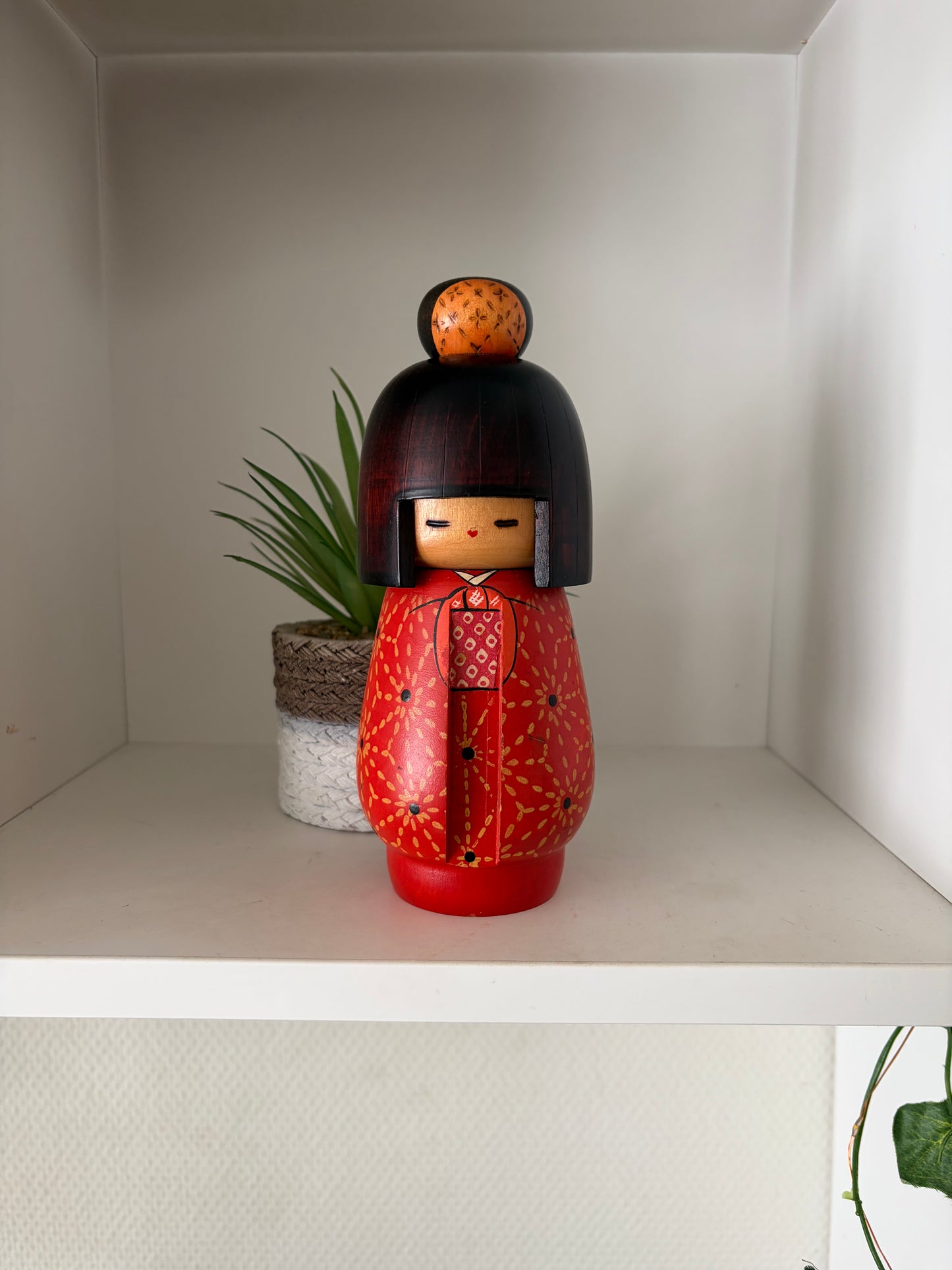 Vintage Gumma kokeshi made by Kazuo Takamizawa (1927-)