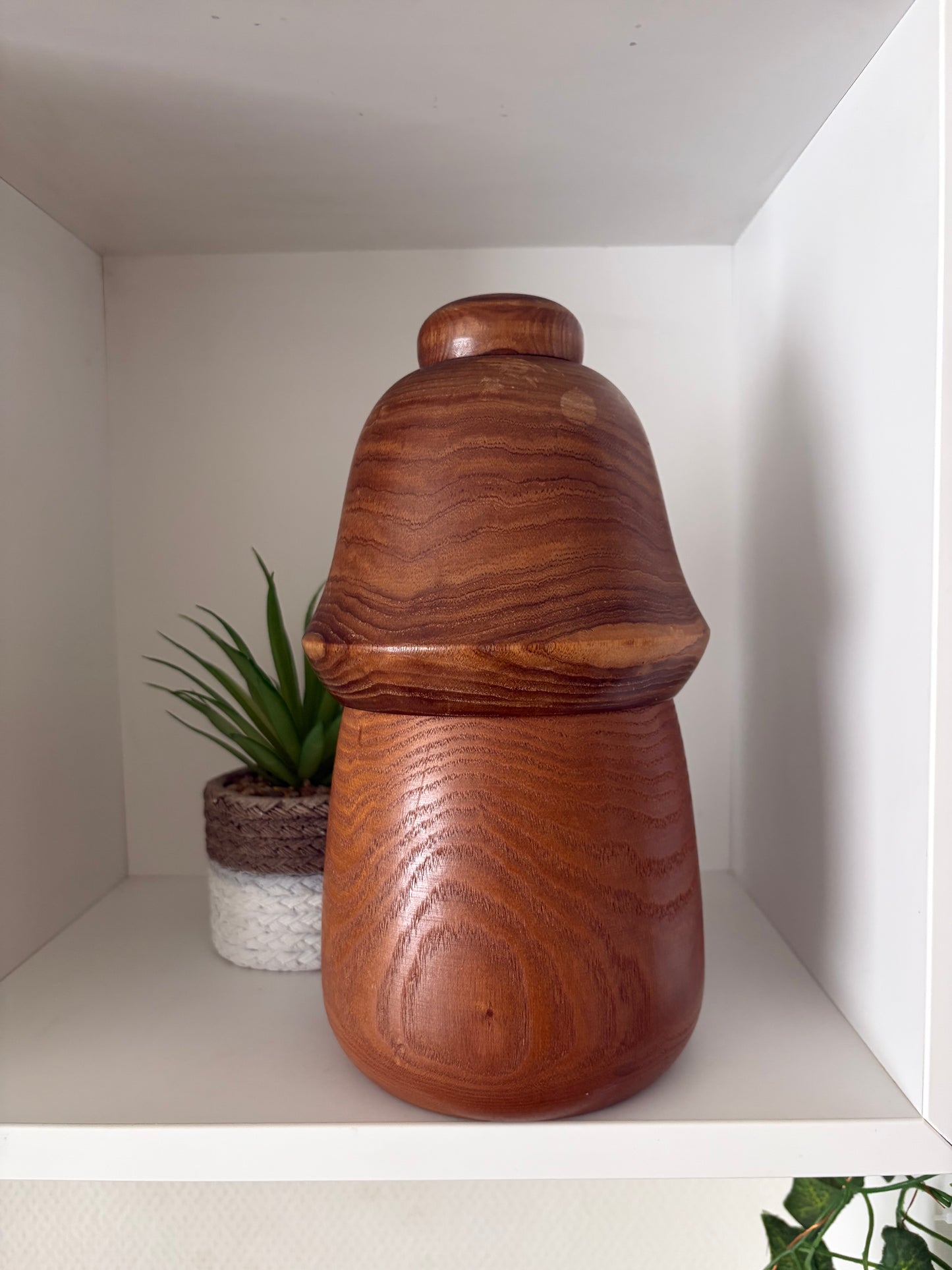 Rare vintage Sosaku kokeshi by Aida Seiho (Harumine) (1926-1998)
