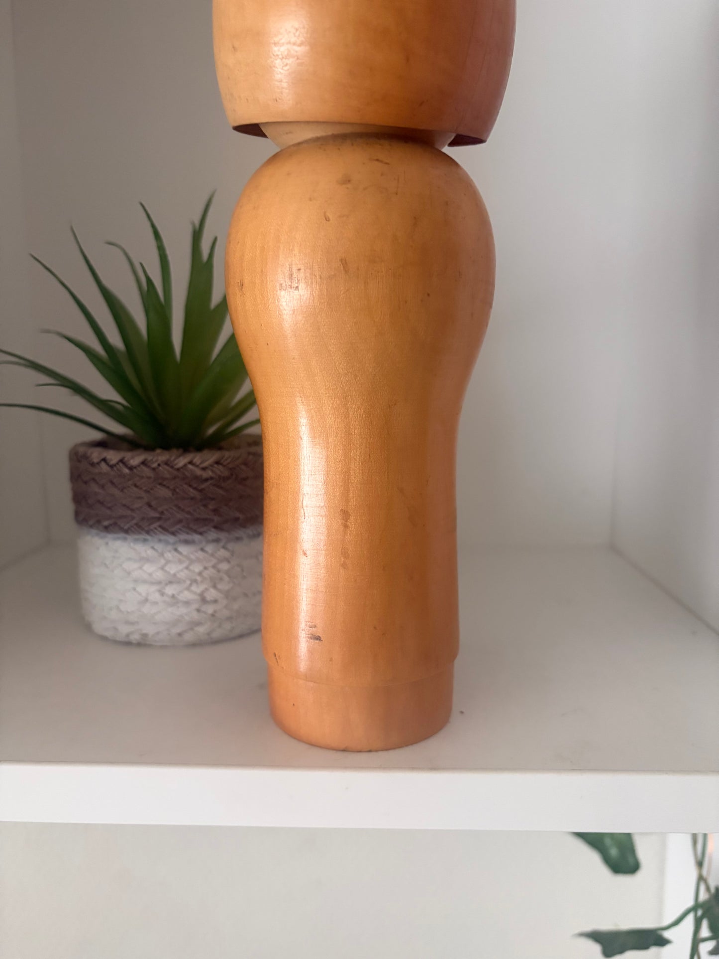 Vintage Sosaku kokeshi by Kishi Sadao (1932-1998)
