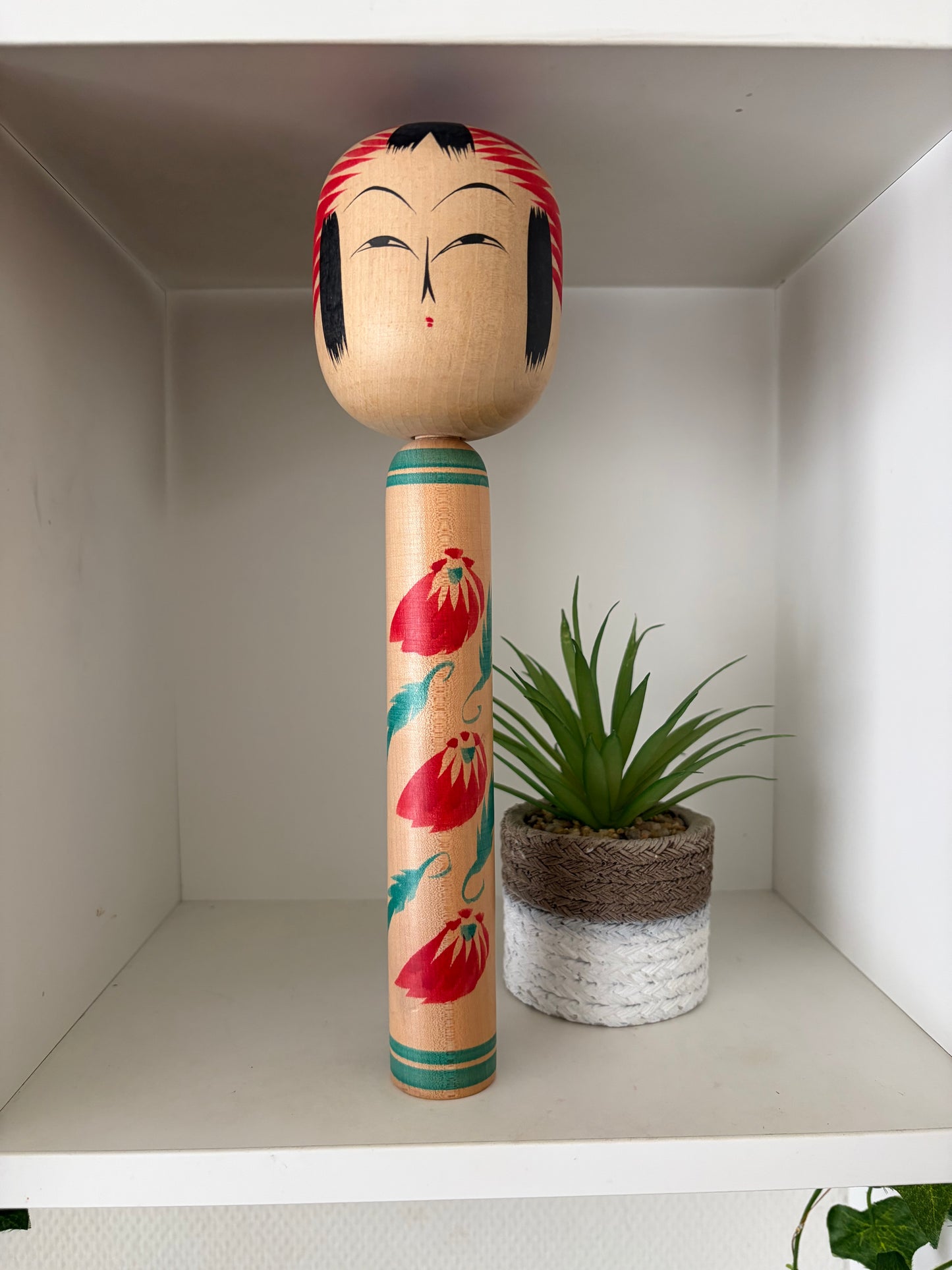 Lovely vintage traditional Togatta kokeshi by Asakura Kinu