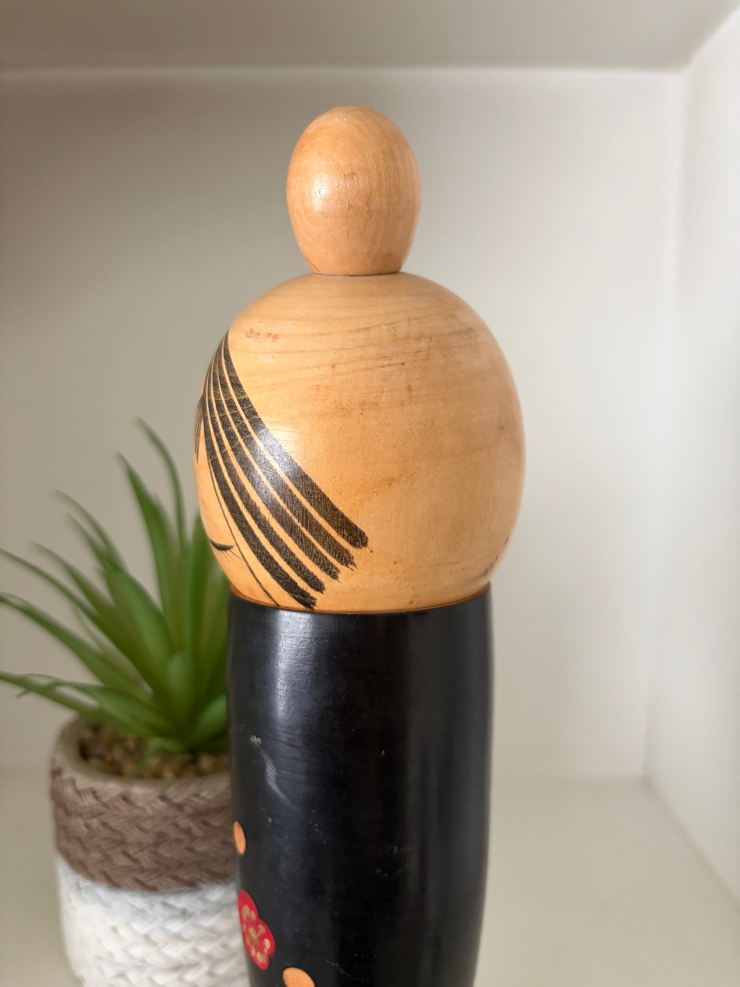 Vintage Sosaku Kokeshi made by Sato Suigai (1920-)