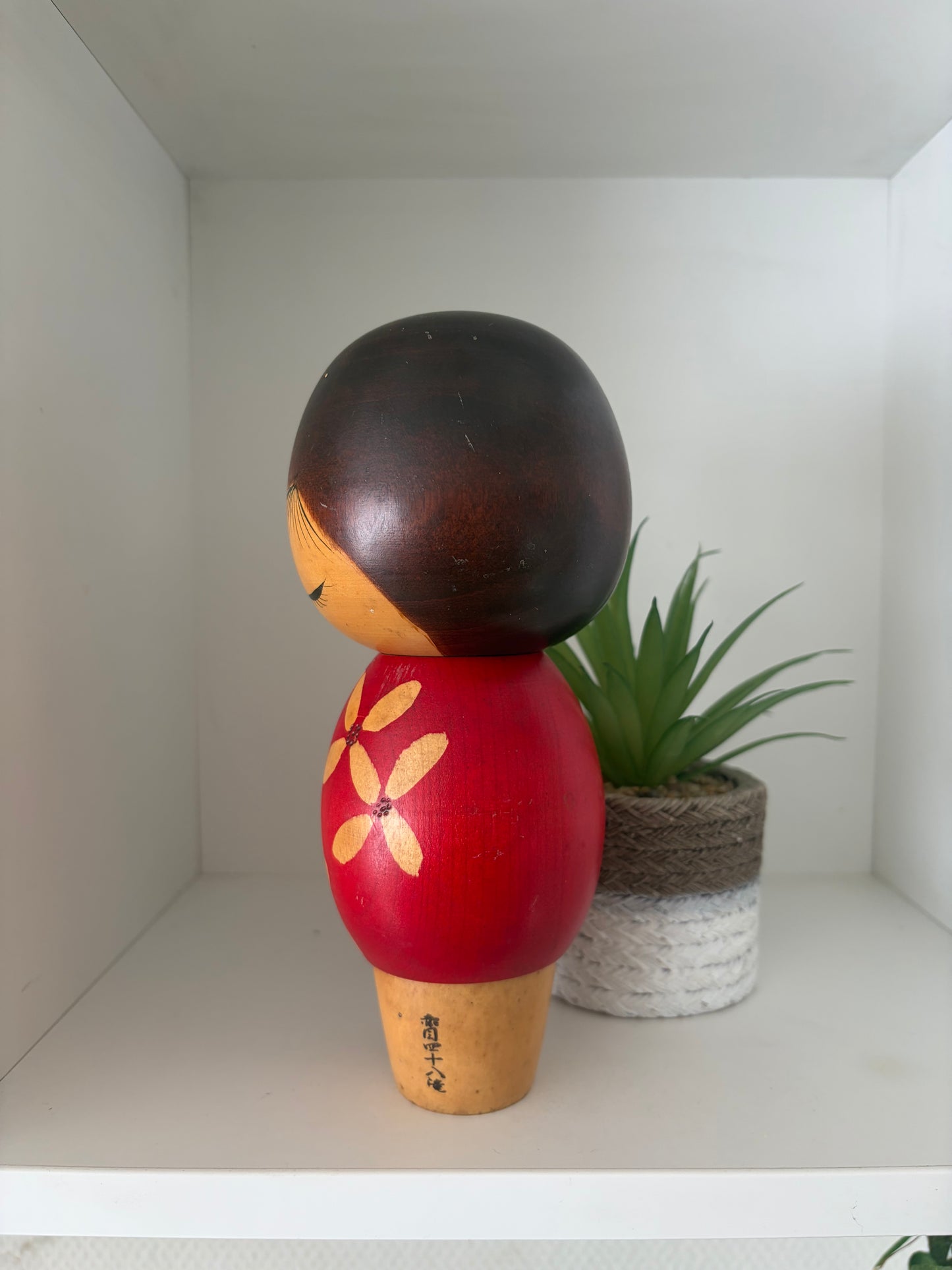 Vintage lovely Sosaku kokeshi by Chie Tamura