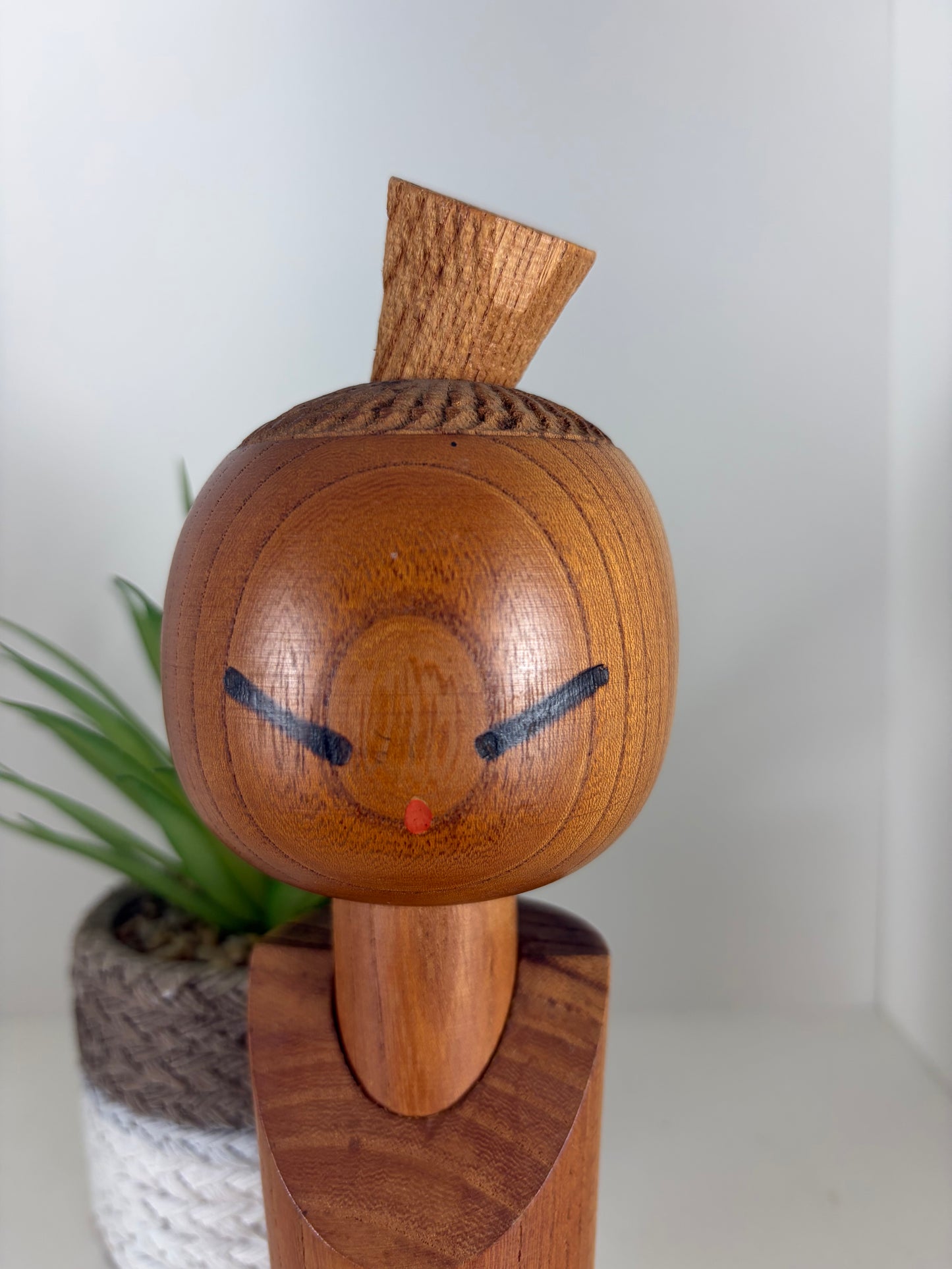 Rare vintage Sosaku kokeshi by Aida Seiho (Harumine) (1926-1998)