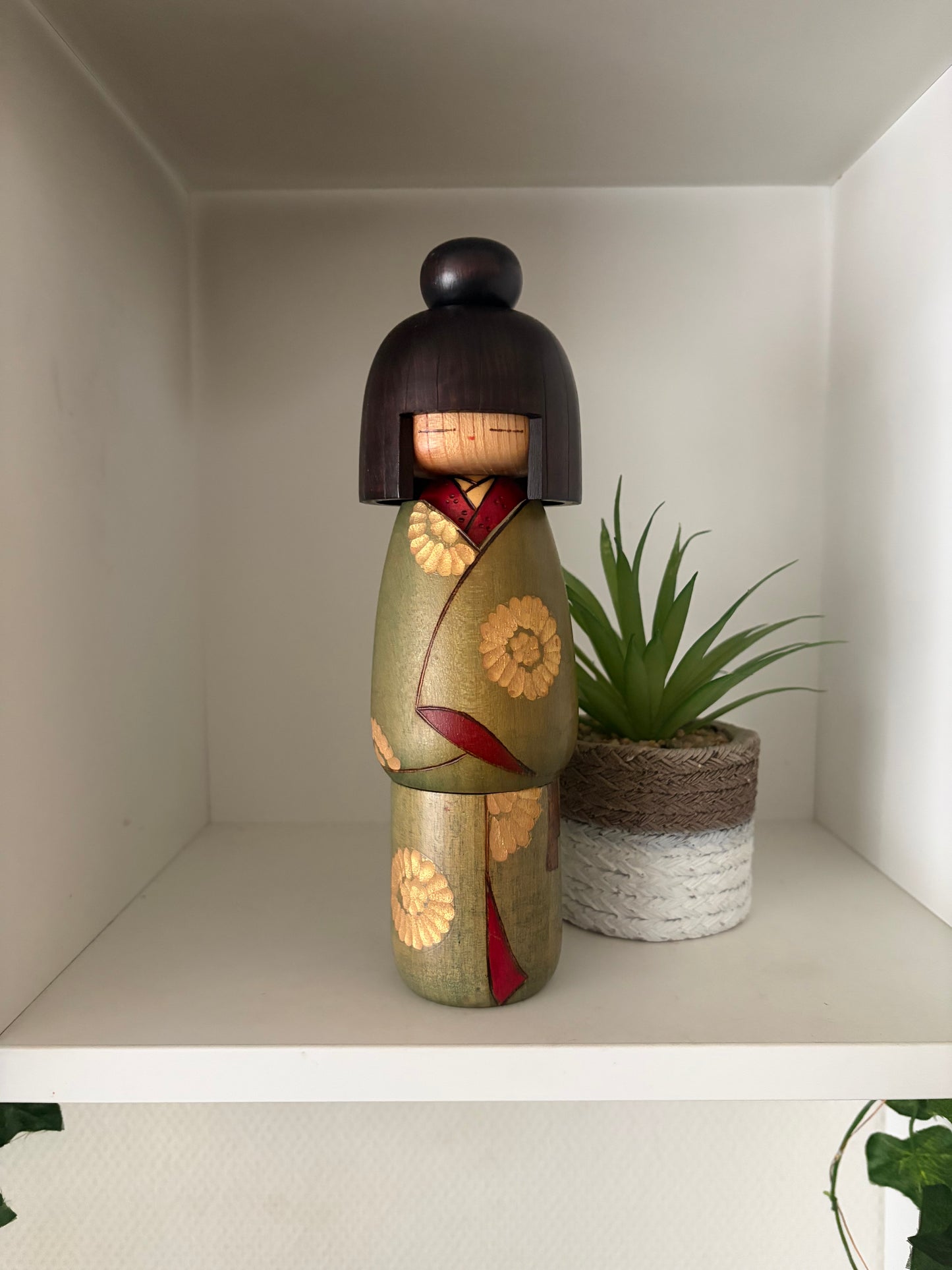 Vintage Gumma Kokeshi By Kazuo Takamizawa (1927-)