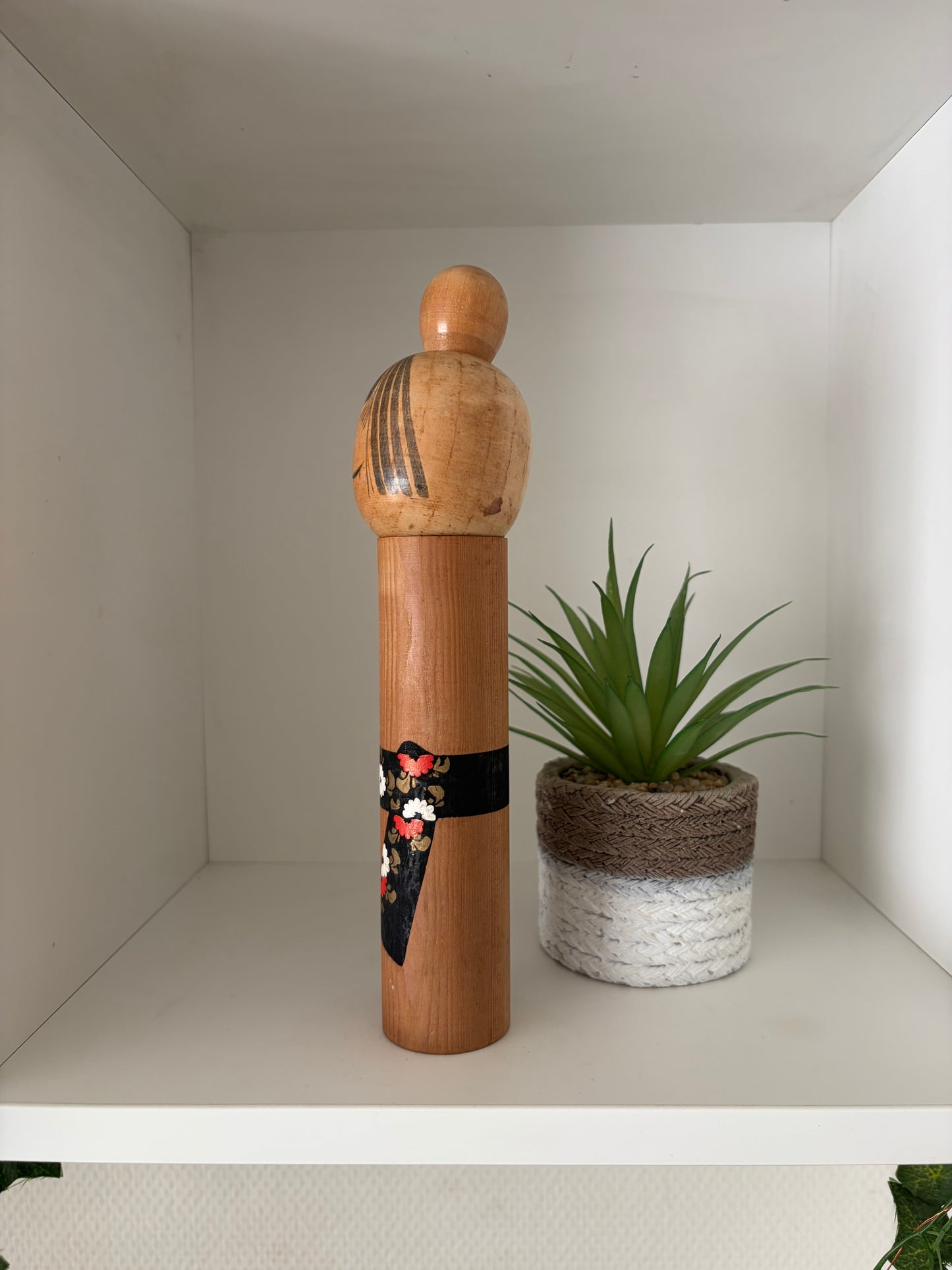 Vintage Sosaku kokeshi by Sato Suigai (1920-)