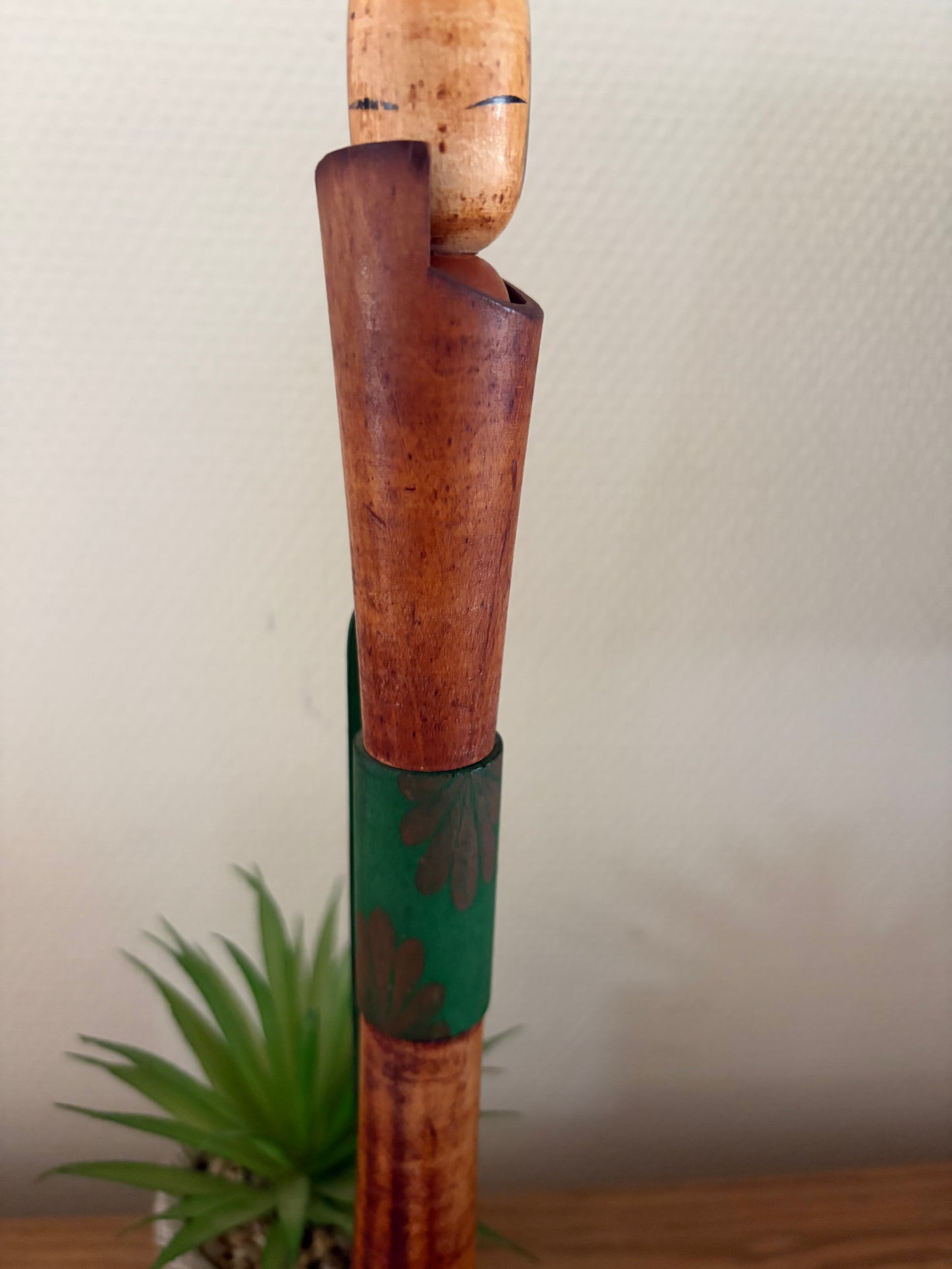 Rare vintage Sosaku kokeshi by Shido Shozan (1932-1995)