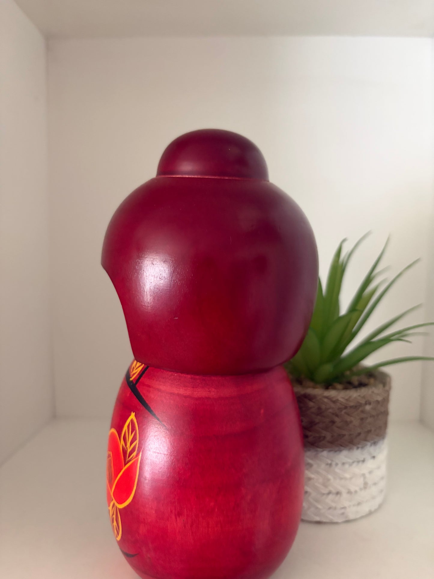 Beautiful vintage Gumma kokeshi by Hajime Miyashita (1940-)