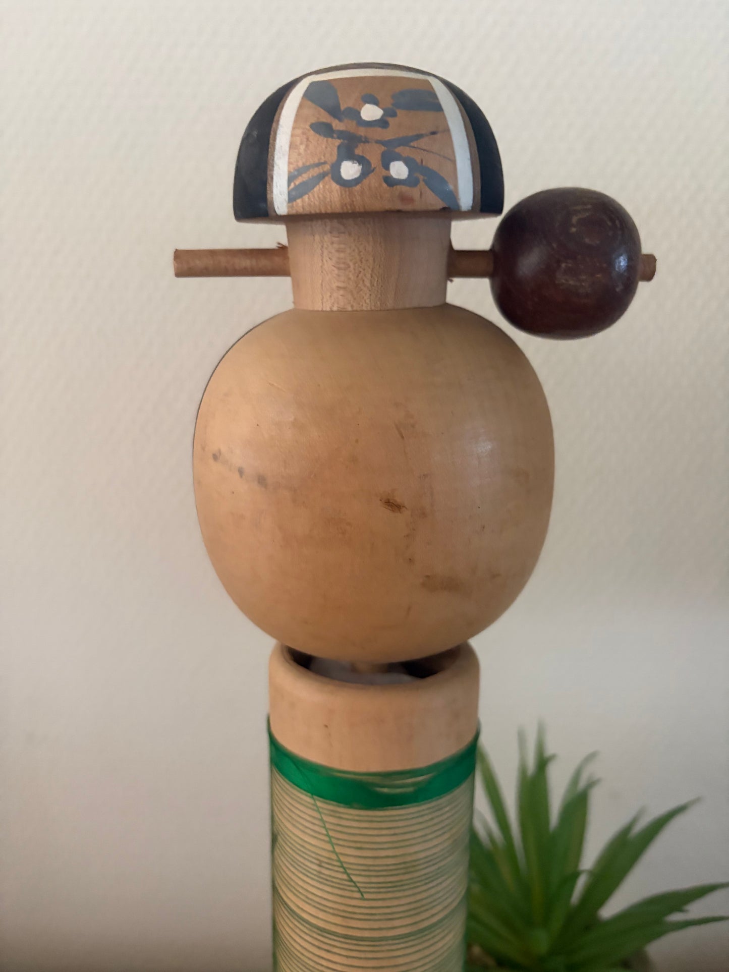 Rare vintage Sosaku kokeshi by Aida Seiho (Harumine) (1926-1998)