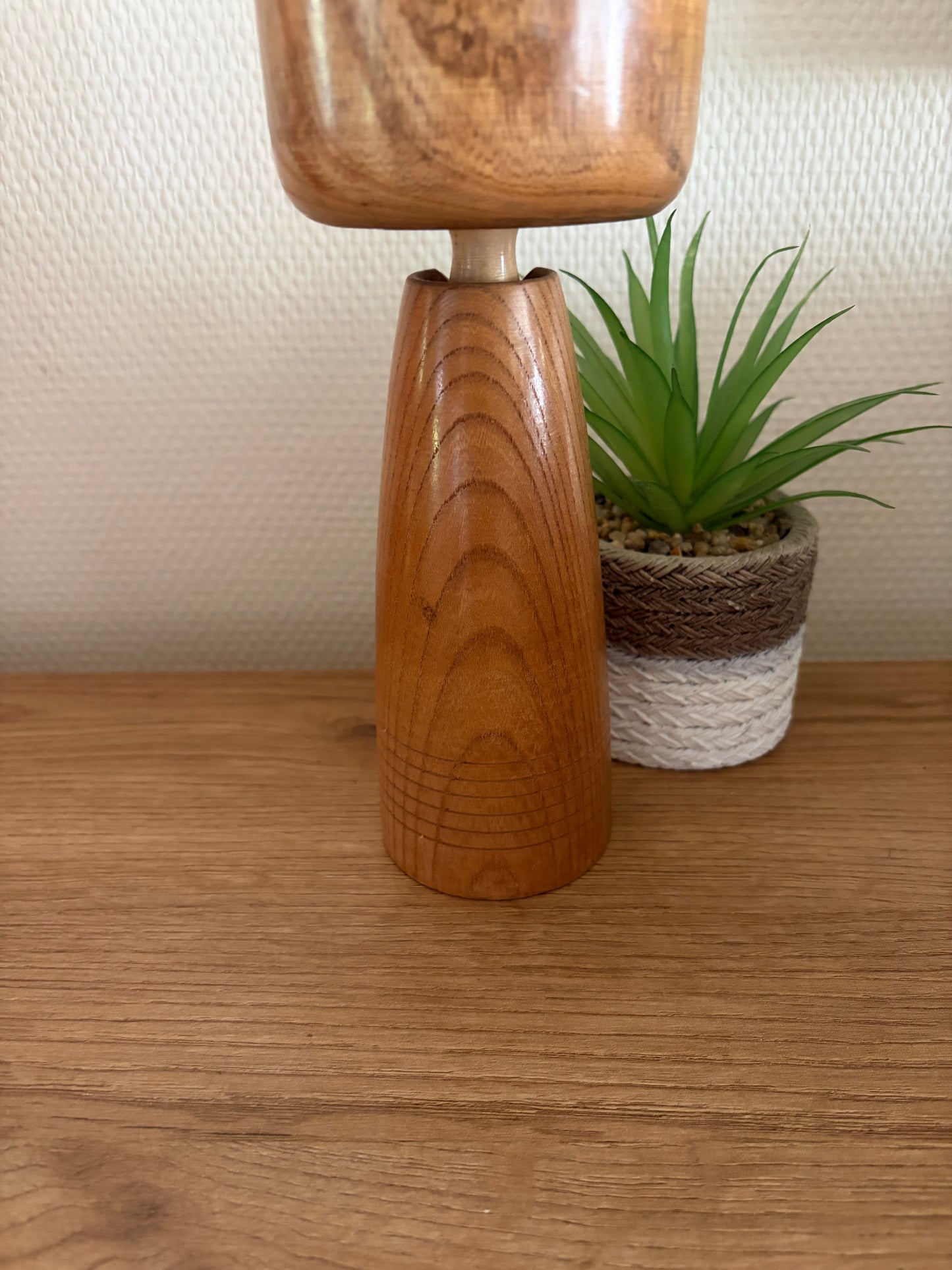 Exclusive Sosaku kokeshi by Shido Shozan (1932-1995)