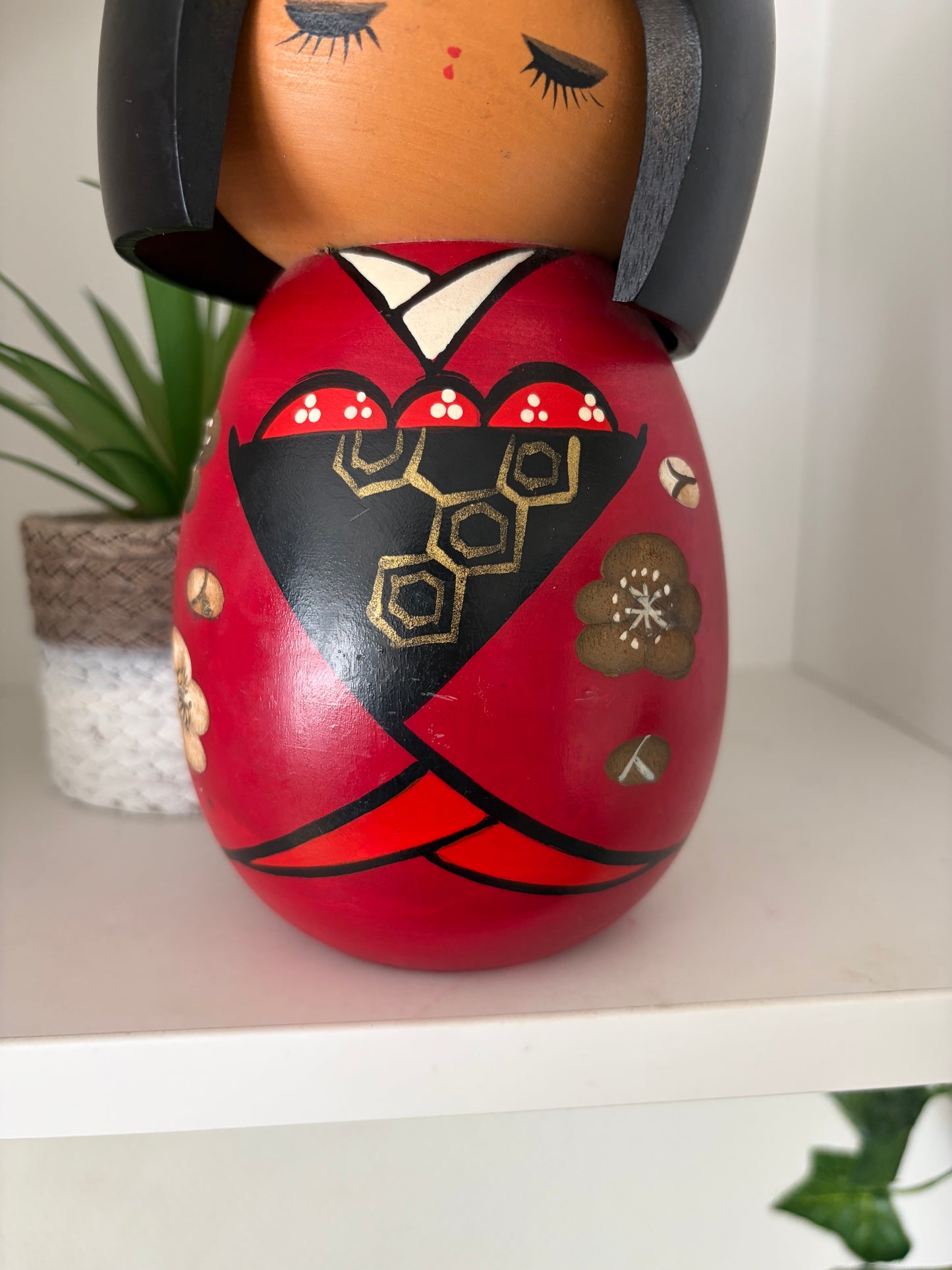 Vintage chunky Gumma kokeshi by Hajime Miyashita (1940-)