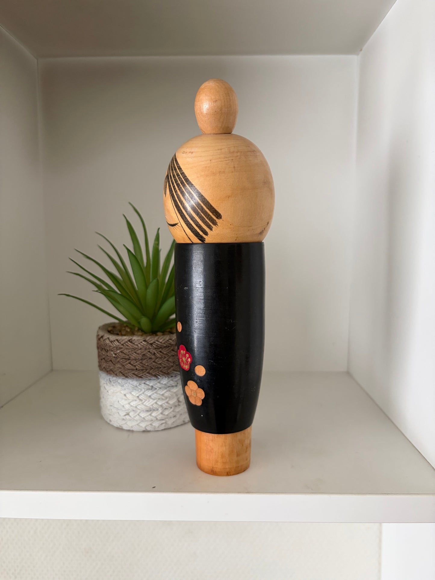 Vintage Sosaku Kokeshi made by Sato Suigai (1920-)