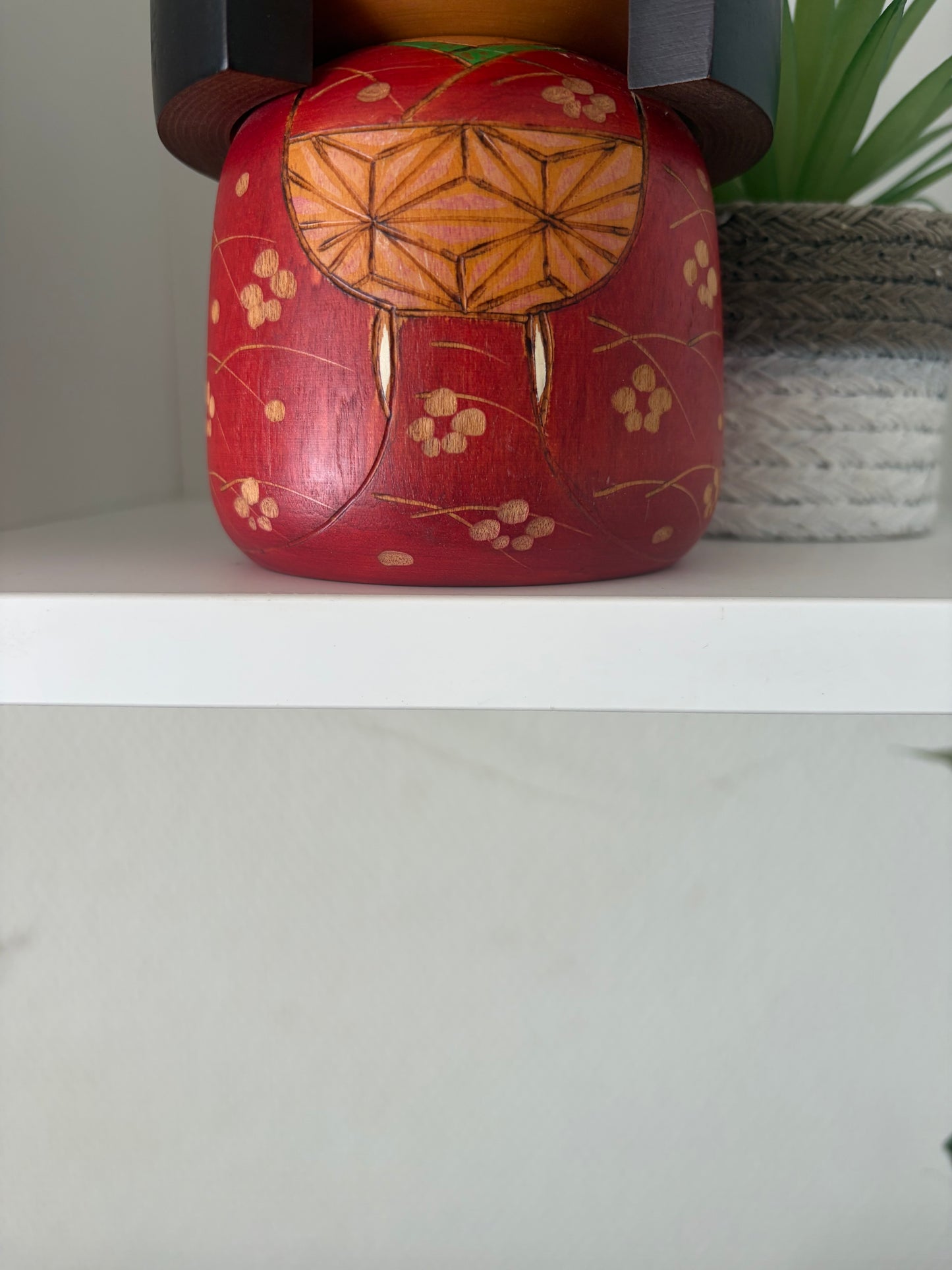Beautiful vintage Sosaku kokeshi by Koho
