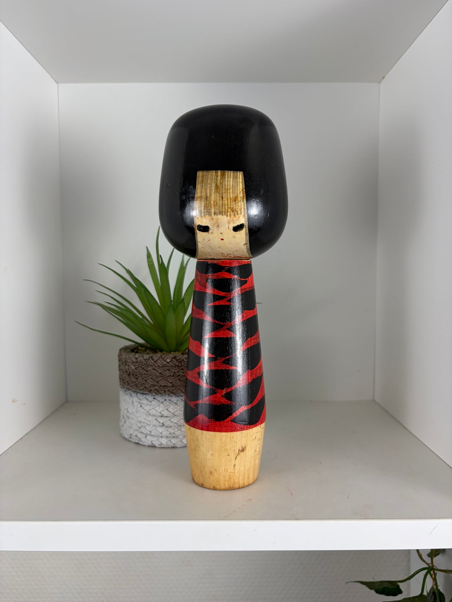 Vintage Sosaku kokeshi by Hideo Ishihara (1925-1999)
