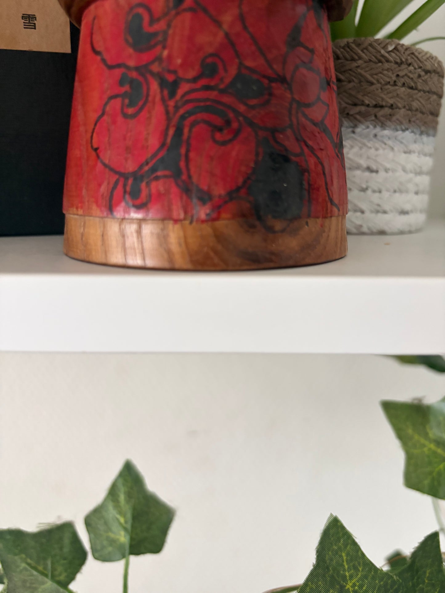 Exclusive vintage Sosaku kokeshi by Issetsu Kuribayashi (1924-2011)